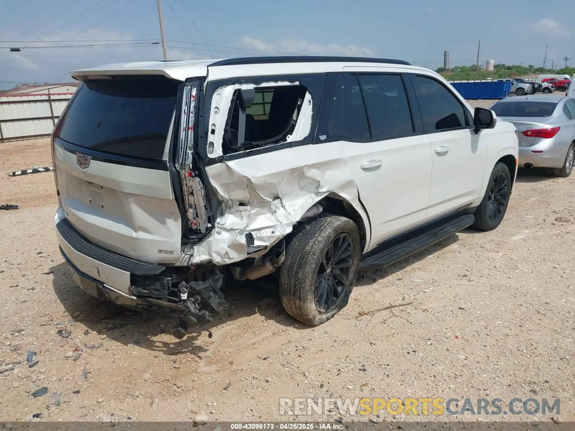 4 Photograph of a damaged car 1GYS4FKL9MR204895 CADILLAC ESCALADE 2021