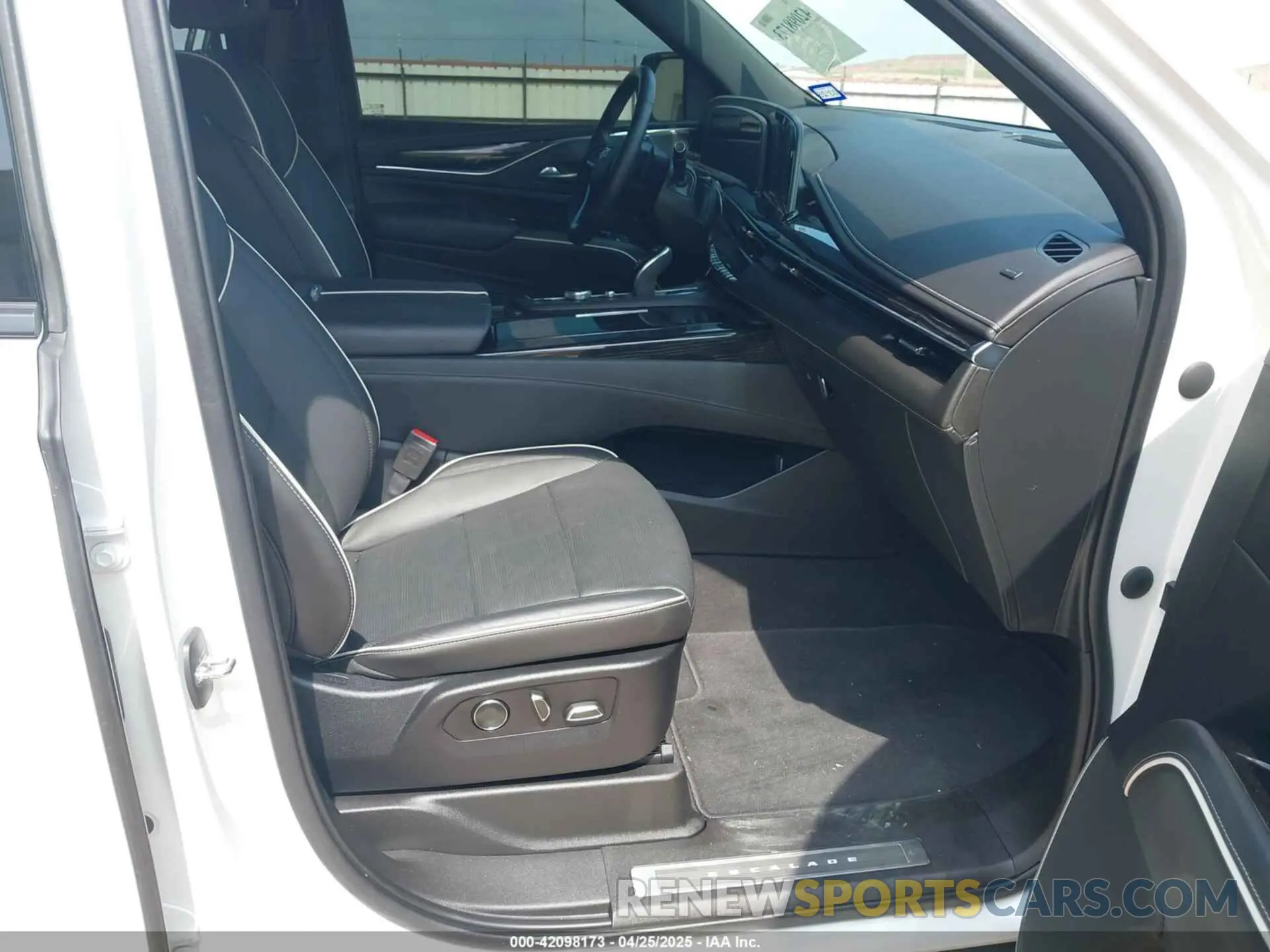 5 Photograph of a damaged car 1GYS4FKL9MR204895 CADILLAC ESCALADE 2021