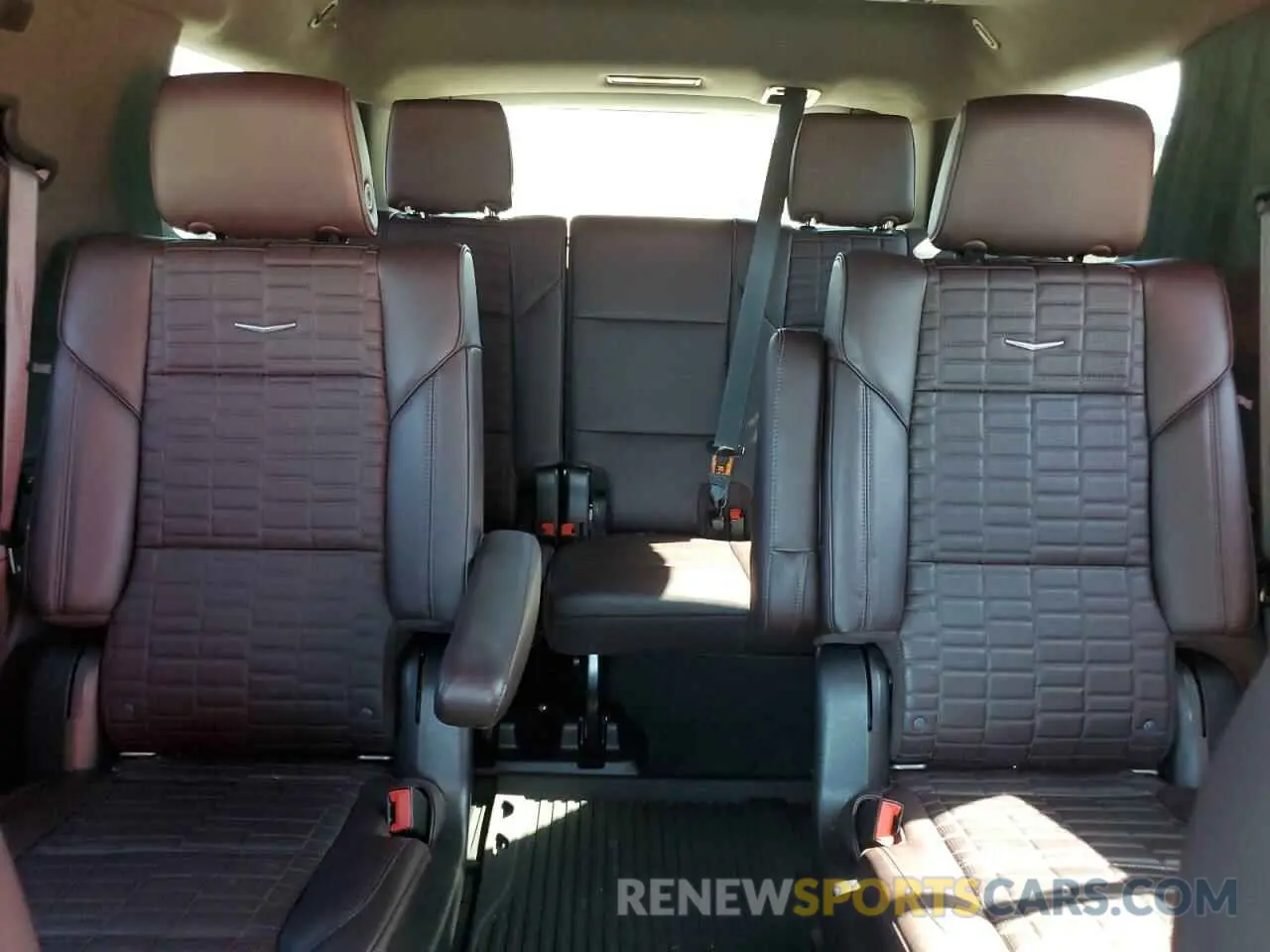 10 Photograph of a damaged car 1GYS4GKL0MR436064 CADILLAC ESCALADE 2021