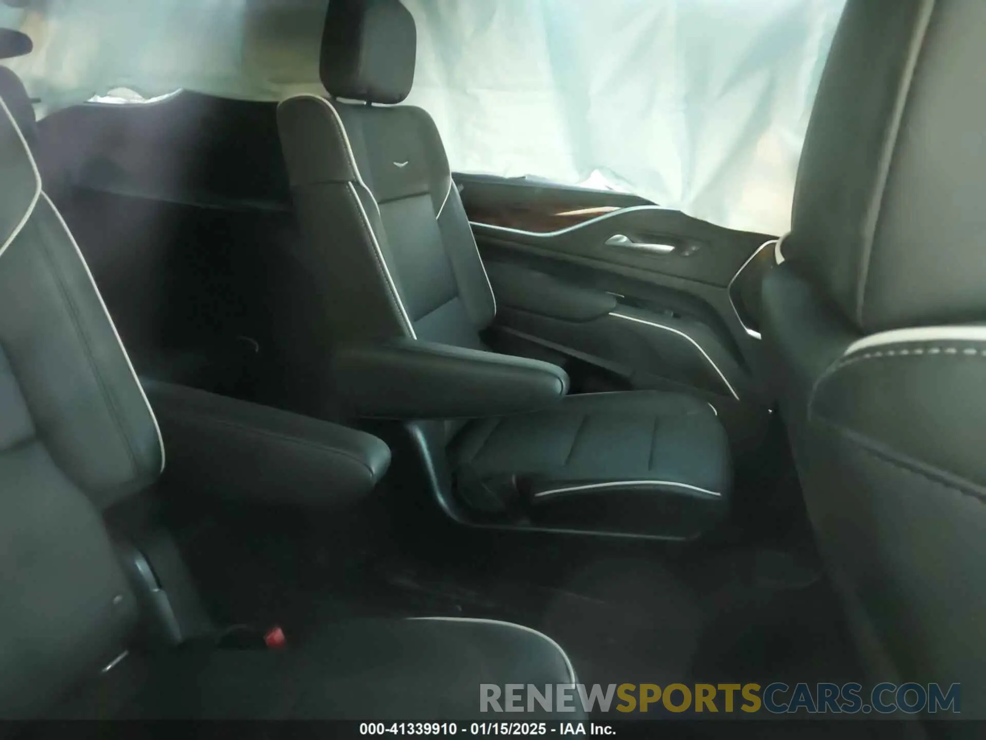 8 Photograph of a damaged car 1GYS4BKL4NR147208 CADILLAC ESCALADE 2022
