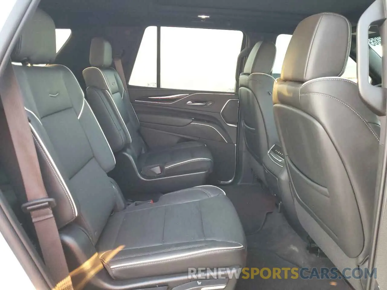 11 Photograph of a damaged car 1GYS4EKL5NR357429 CADILLAC ESCALADE 2022