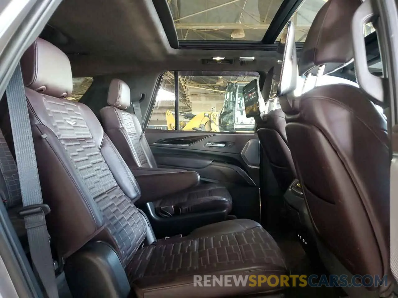 11 Photograph of a damaged car 1GYS4GKL0NR320929 CADILLAC ESCALADE 2022