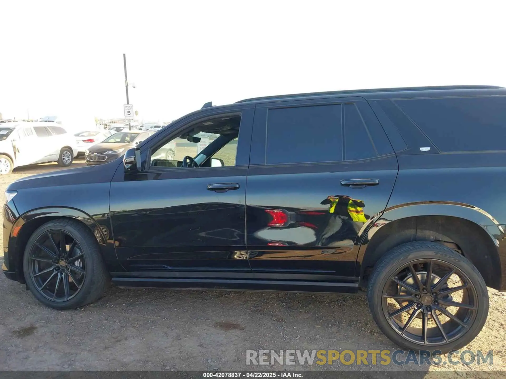 14 Photograph of a damaged car 1GYS4GKL1NR136924 CADILLAC ESCALADE 2022