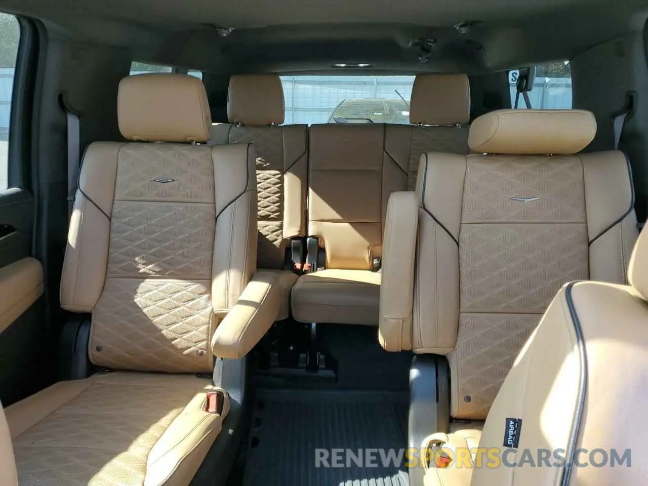10 Photograph of a damaged car 1GYS4PKL3NR363595 CADILLAC ESCALADE 2022