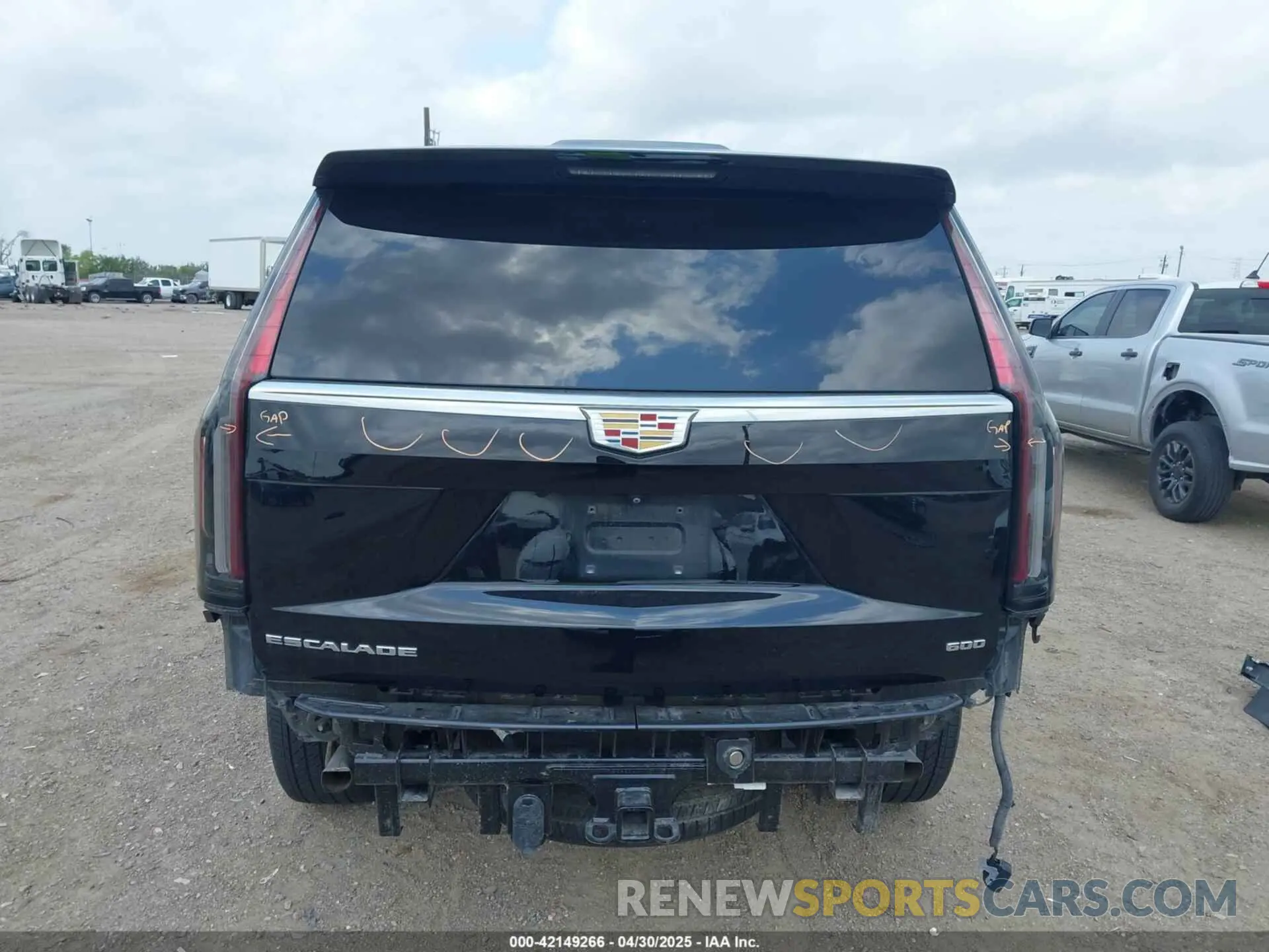 17 Фотография поврежденного автомобиля 1GYS3AKL1PR395285 CADILLAC ESCALADE 2023