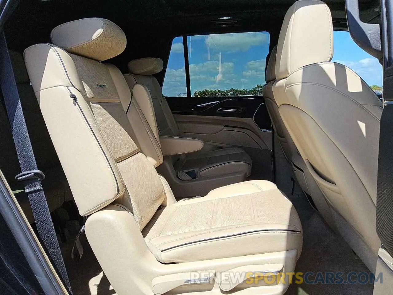 11 Photograph of a damaged car 1GYS4BKL7PR332923 CADILLAC ESCALADE 2023