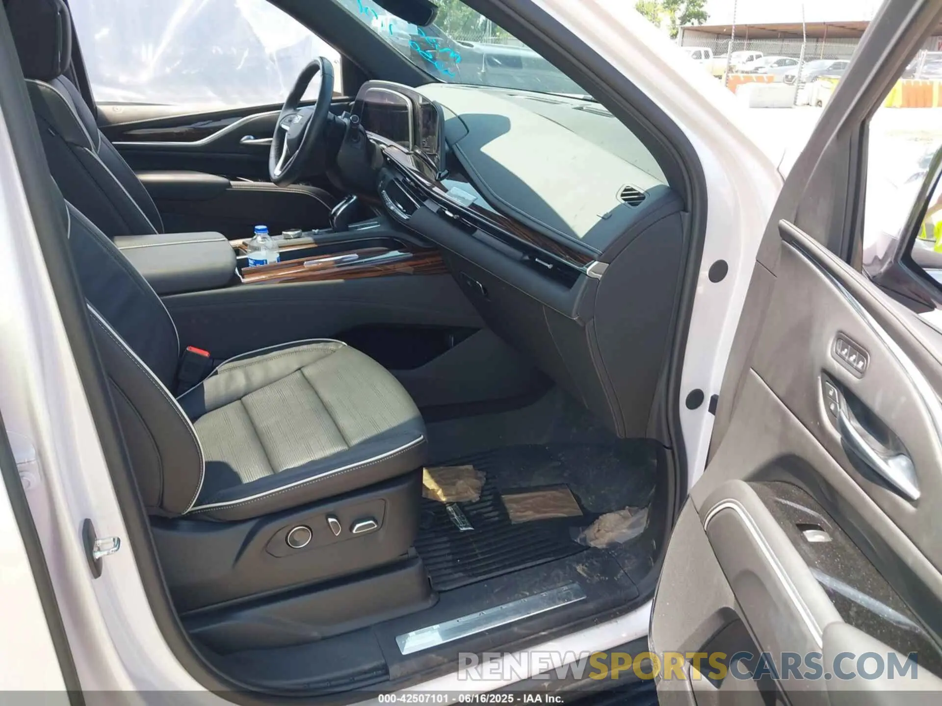 5 Фотография поврежденного автомобиля 1GYS4BKLXPR552766 CADILLAC ESCALADE 2023