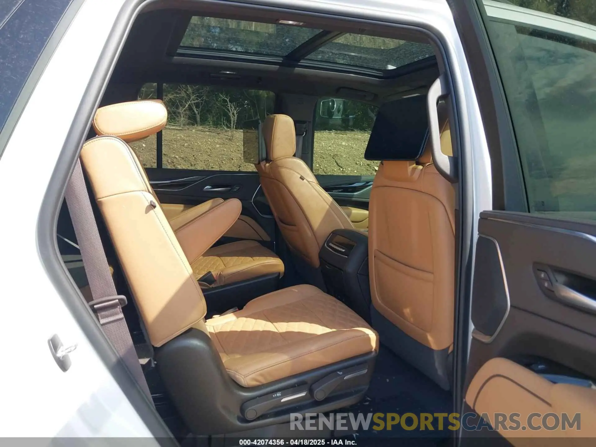 8 Фотография поврежденного автомобиля 1GYS4EKL9PR394714 CADILLAC ESCALADE 2023
