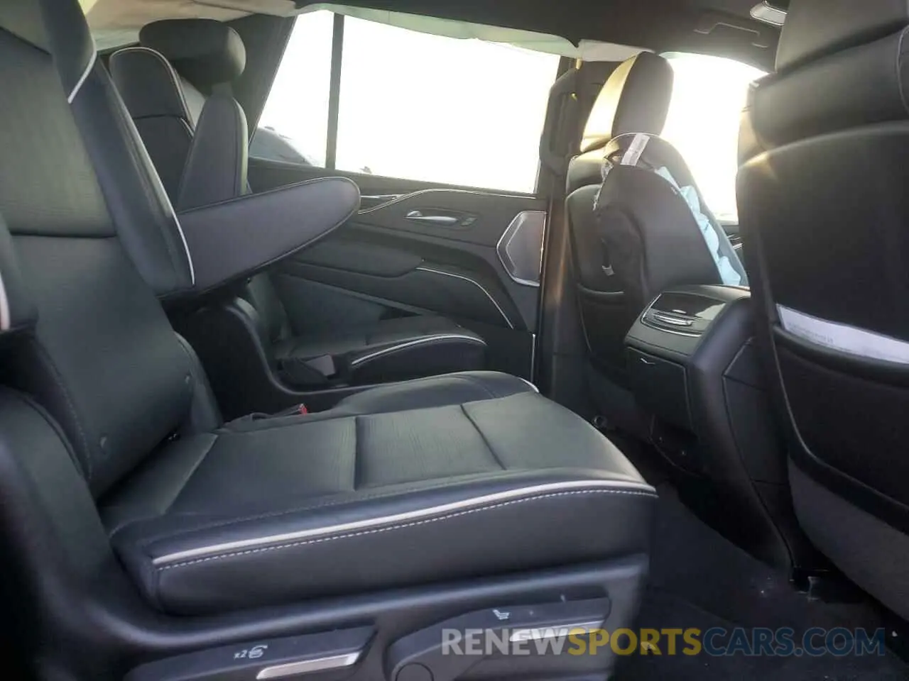 11 Photograph of a damaged car 1GYS4FKLXPR131637 CADILLAC ESCALADE 2023