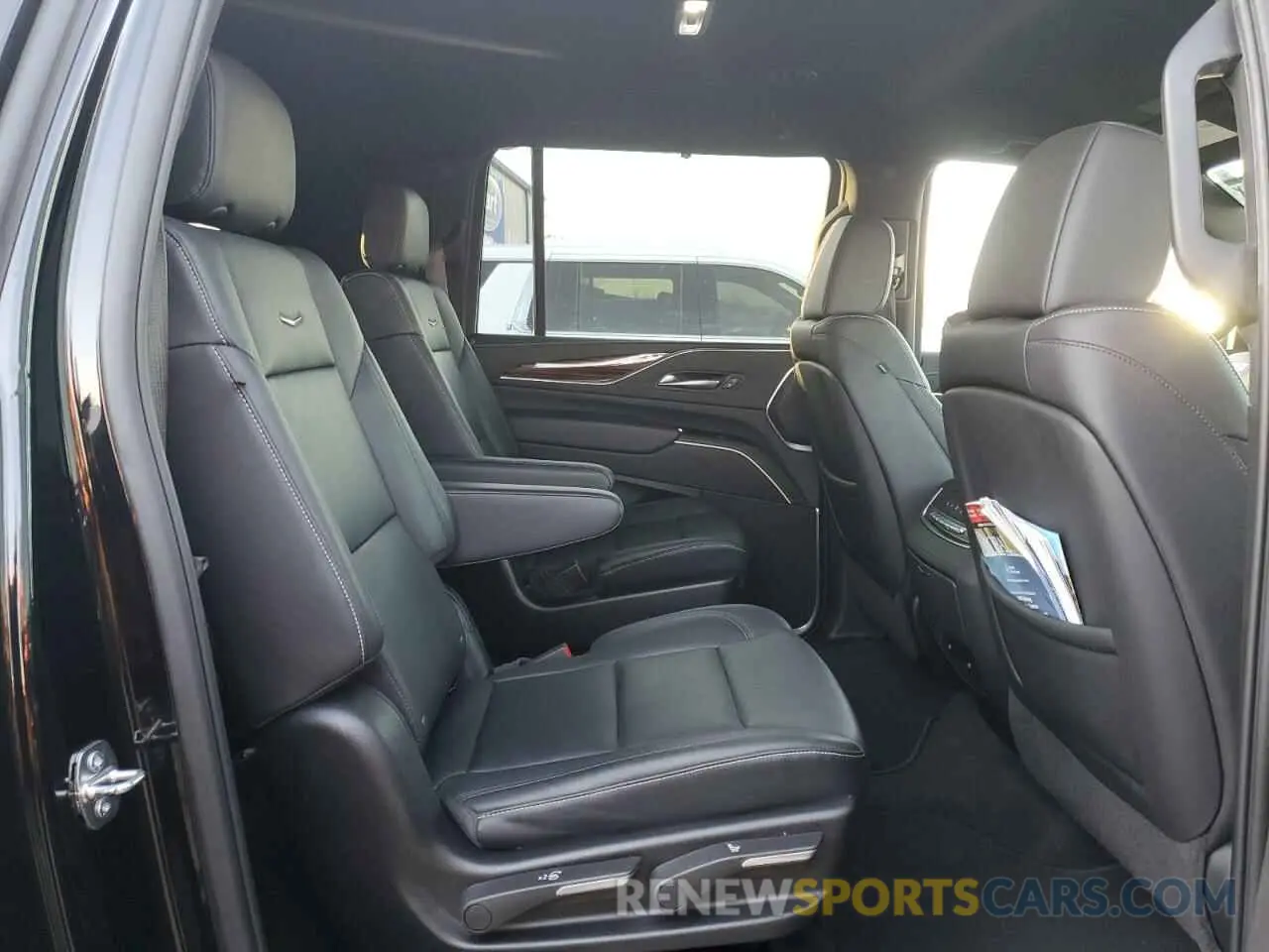 11 Фотография поврежденного автомобиля 1GYS4JKTXRR111331 CADILLAC ESCALADE 2024