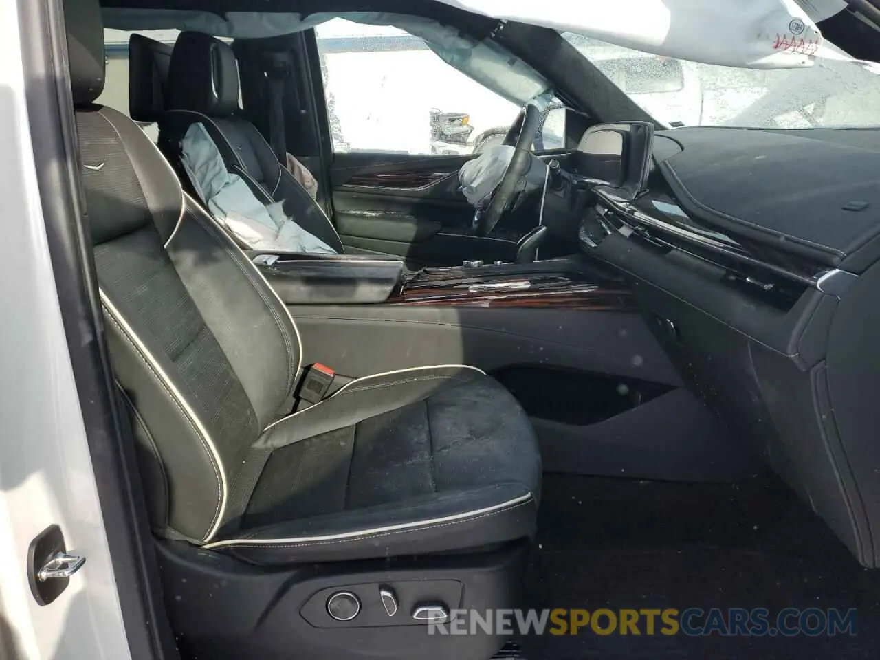 5 Photograph of a damaged car 1GYS4KKL6RR123286 CADILLAC ESCALADE 2024