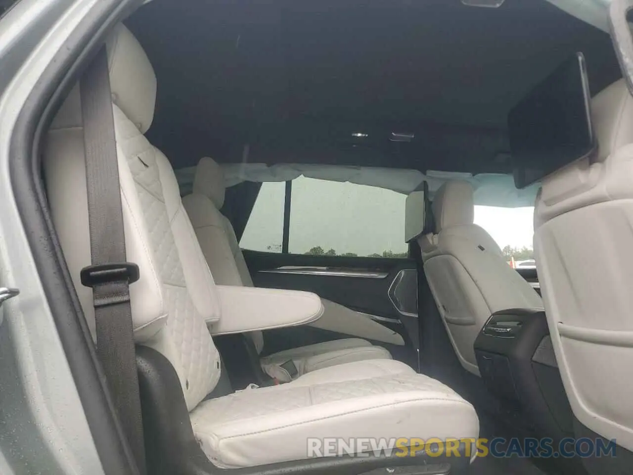11 Photograph of a damaged car 1GYS9GRL8SR240863 CADILLAC ESCALADE 2025