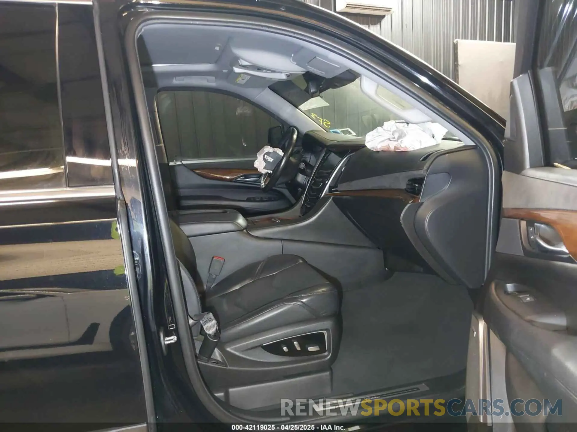 5 Фотография поврежденного автомобиля 1GYS4HKJ7KR113180 CADILLAC ESCALADE ESV 2019
