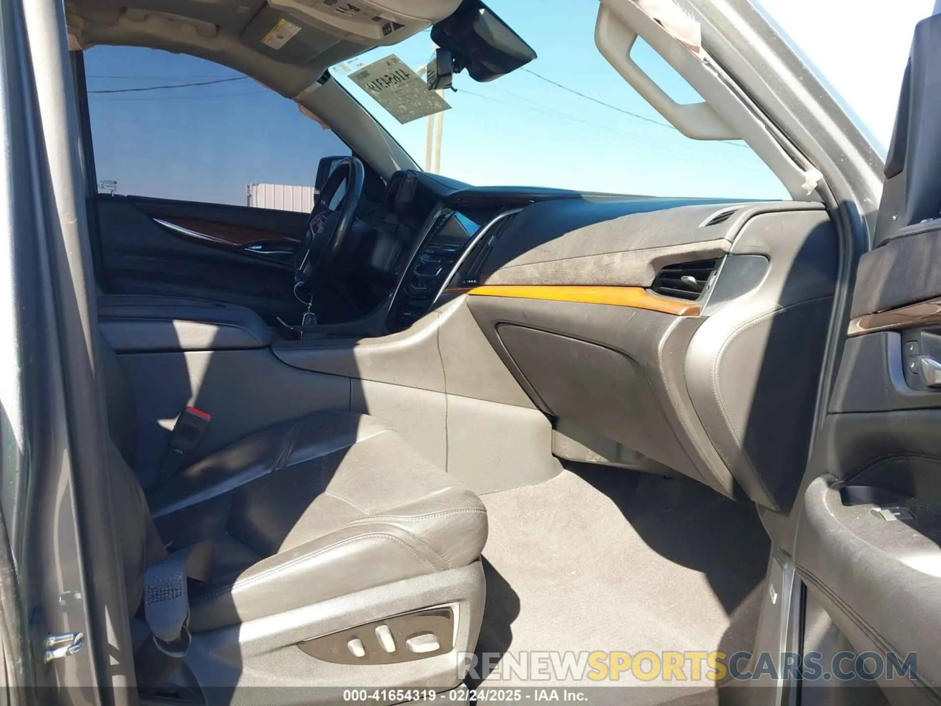5 Фотография поврежденного автомобиля 1GYS3HKJ3LR224930 CADILLAC ESCALADE ESV 2020