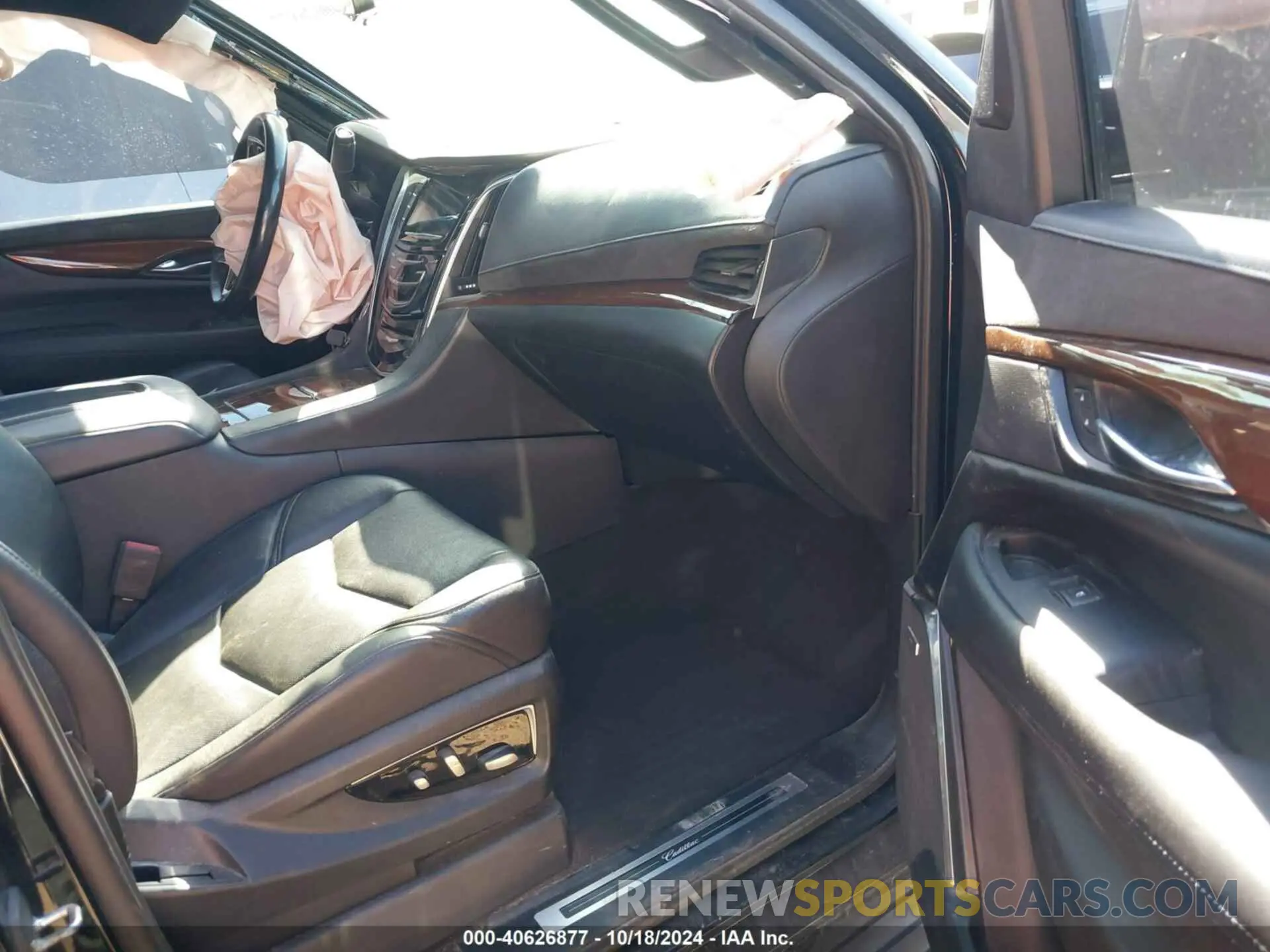 5 Photograph of a damaged car 1GYS3JKJ5LR156749 CADILLAC ESCALADE ESV 2020