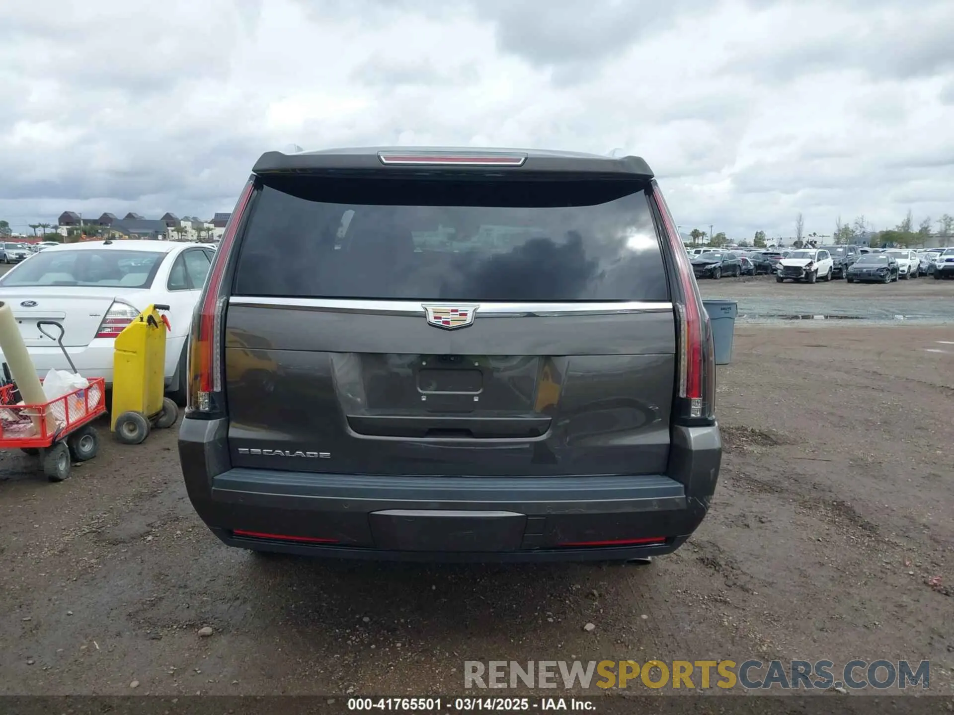 17 Photograph of a damaged car 1GYS4JKJ5LR238722 CADILLAC ESCALADE ESV 2020