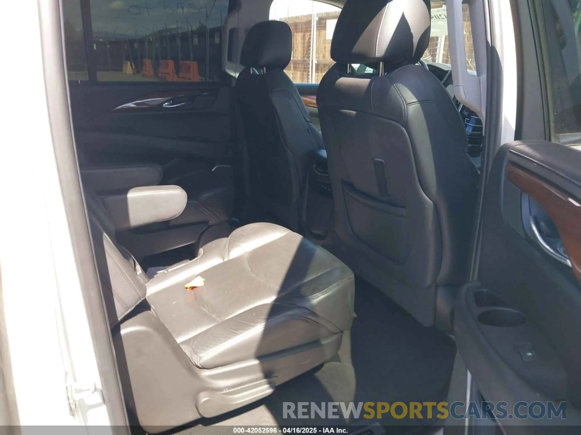 8 Фотография поврежденного автомобиля 1GYS4JKJ8LR277613 CADILLAC ESCALADE ESV 2020