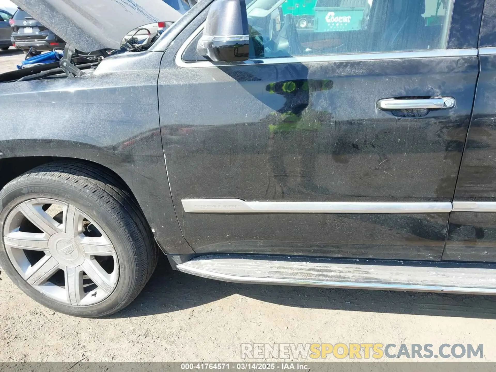 21 Photograph of a damaged car 1GYS4JKJXLR271943 CADILLAC ESCALADE ESV 2020