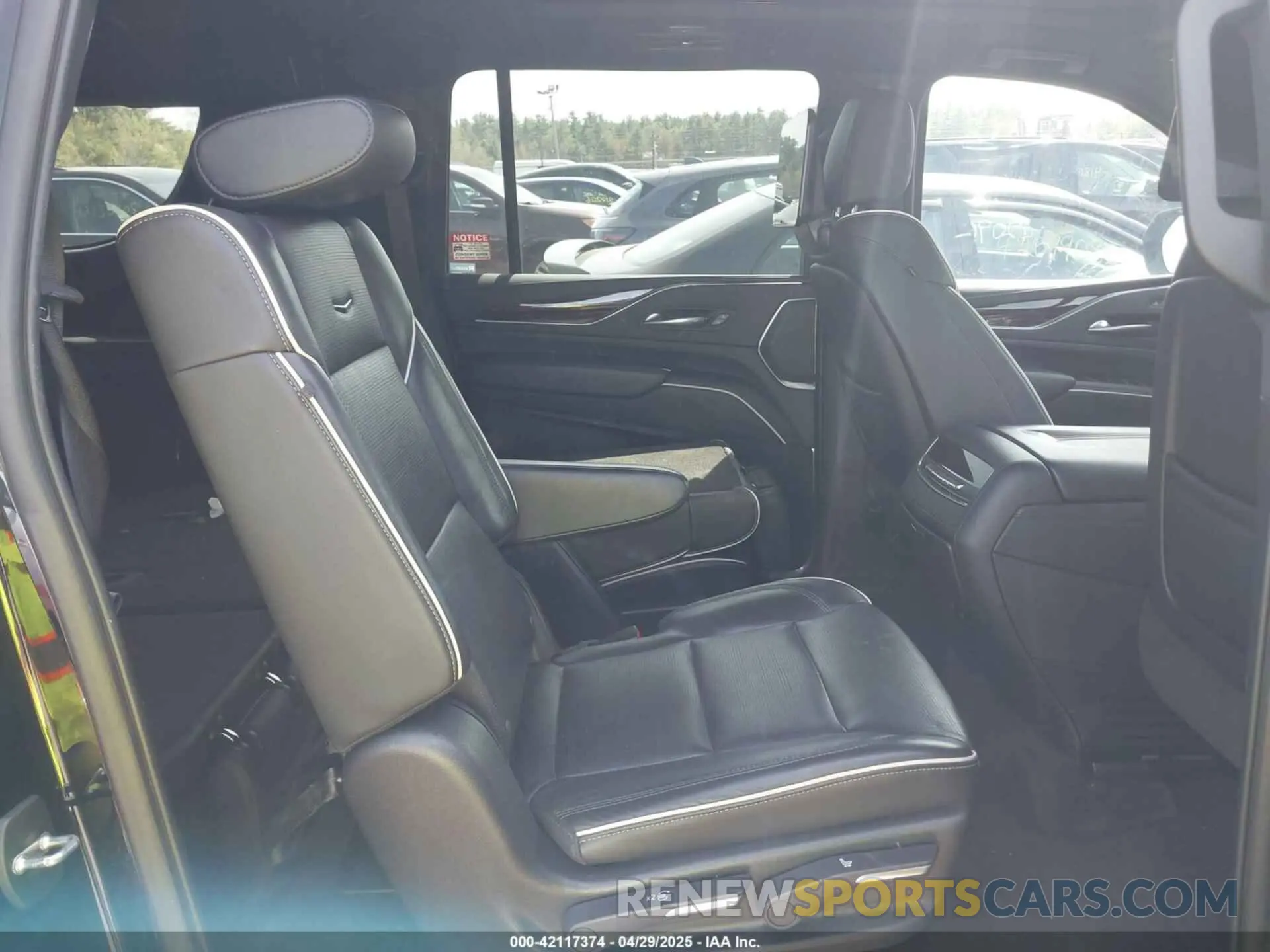 8 Photograph of a damaged car 1GYS4KKL2MR487472 CADILLAC ESCALADE ESV 2021