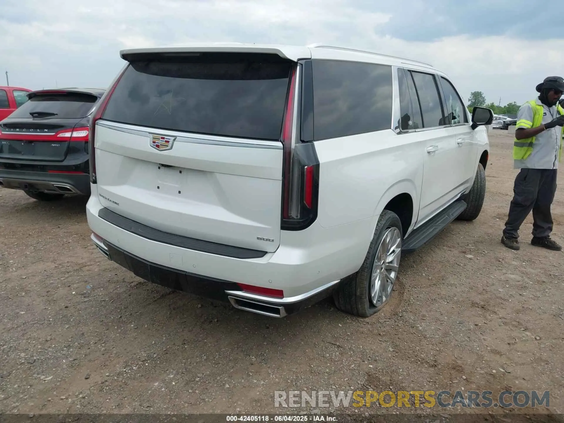 4 Photograph of a damaged car 1GYS4KKL2NR349058 CADILLAC ESCALADE ESV 2022