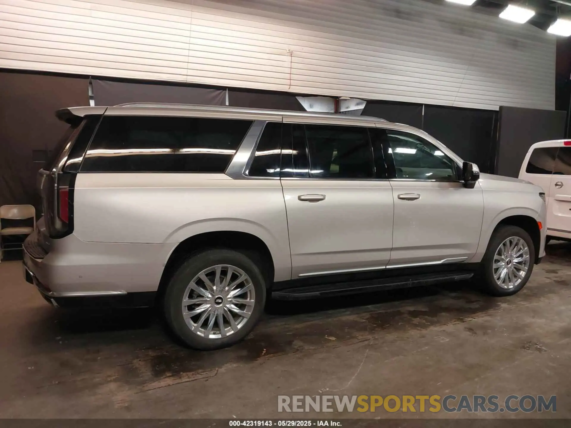 13 Photograph of a damaged car 1GYS4KKT1NR220003 CADILLAC ESCALADE ESV 2022