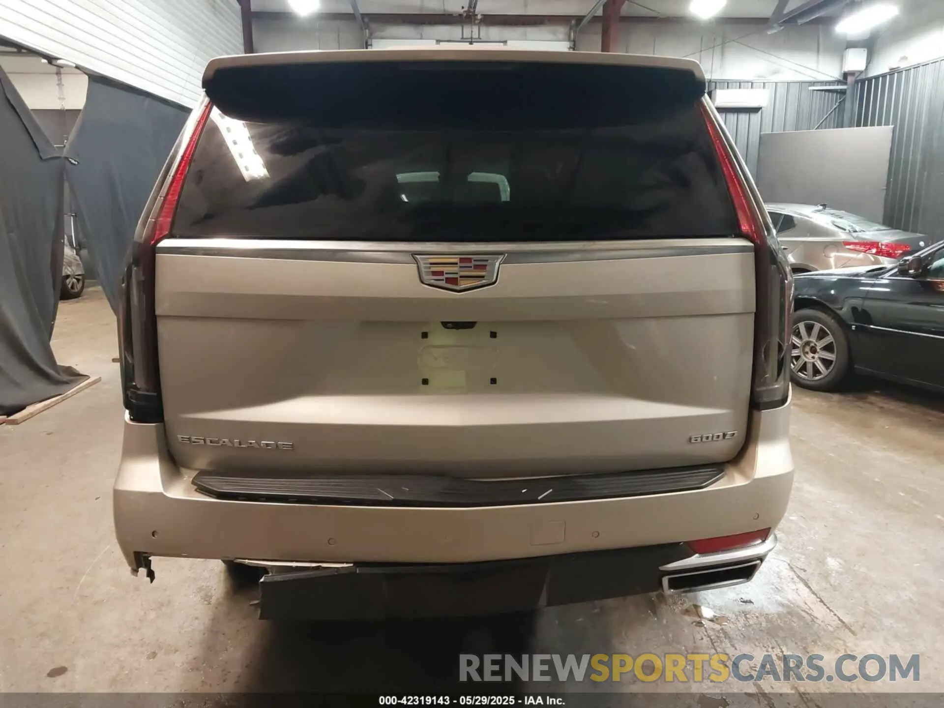 16 Photograph of a damaged car 1GYS4KKT1NR220003 CADILLAC ESCALADE ESV 2022
