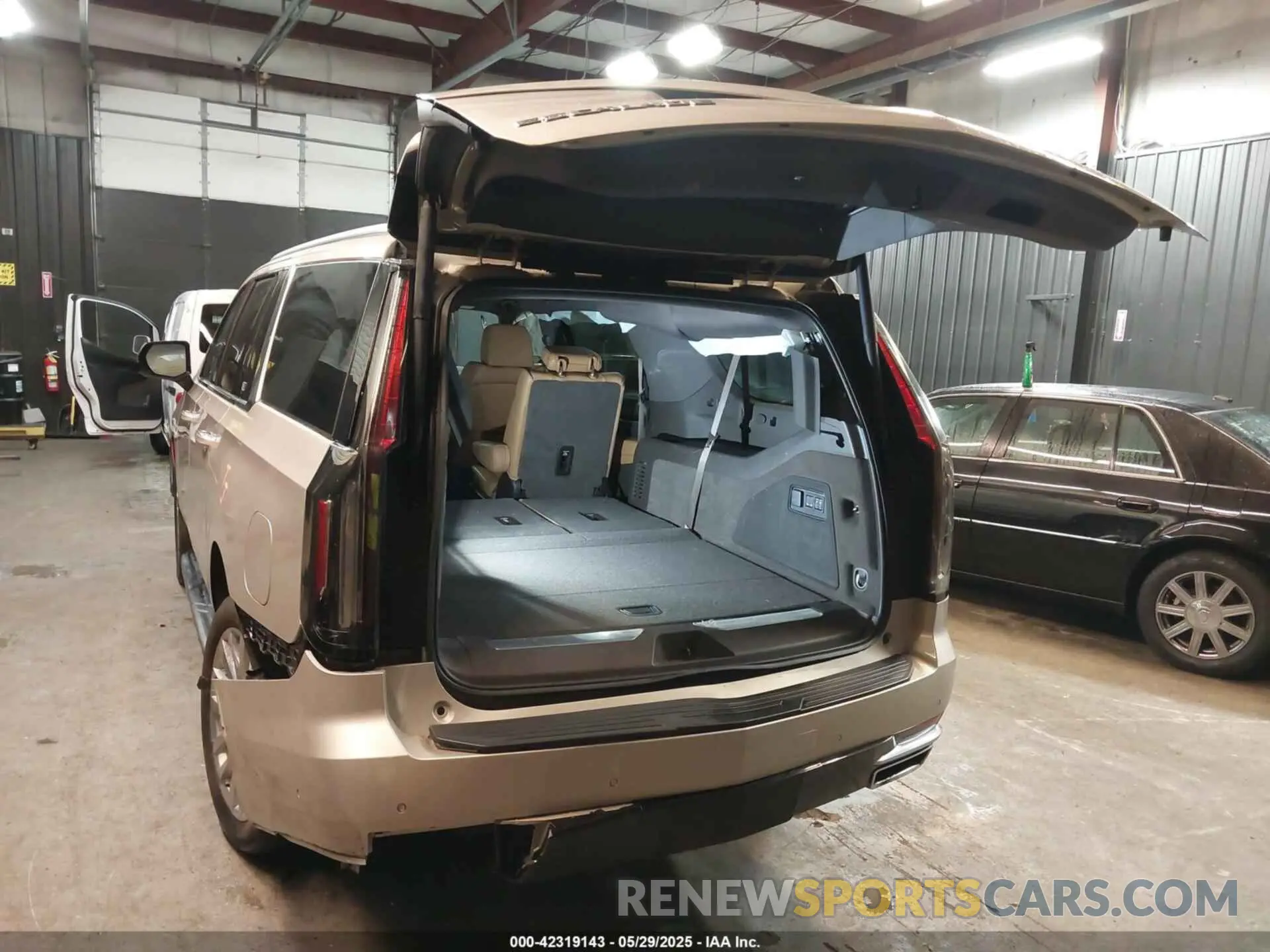 3 Photograph of a damaged car 1GYS4KKT1NR220003 CADILLAC ESCALADE ESV 2022