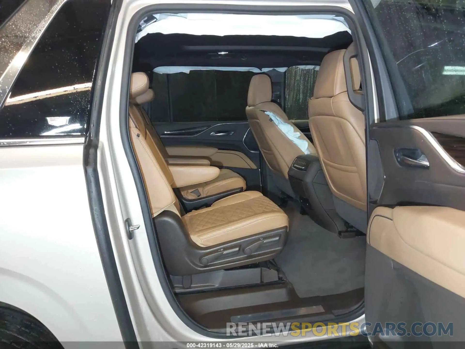 8 Photograph of a damaged car 1GYS4KKT1NR220003 CADILLAC ESCALADE ESV 2022