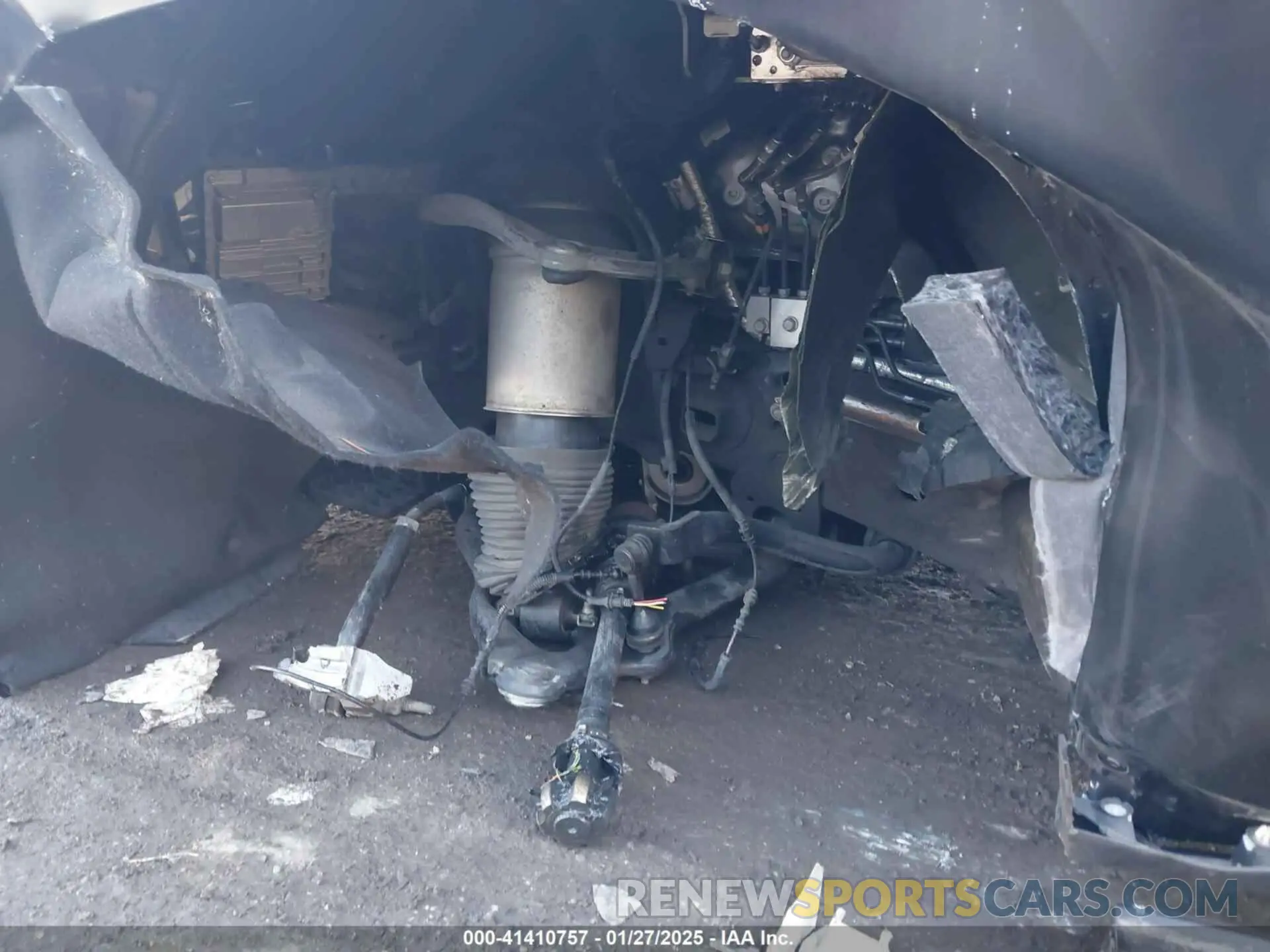 17 Photograph of a damaged car 1GYS4RKL0NR261957 CADILLAC ESCALADE ESV 2022