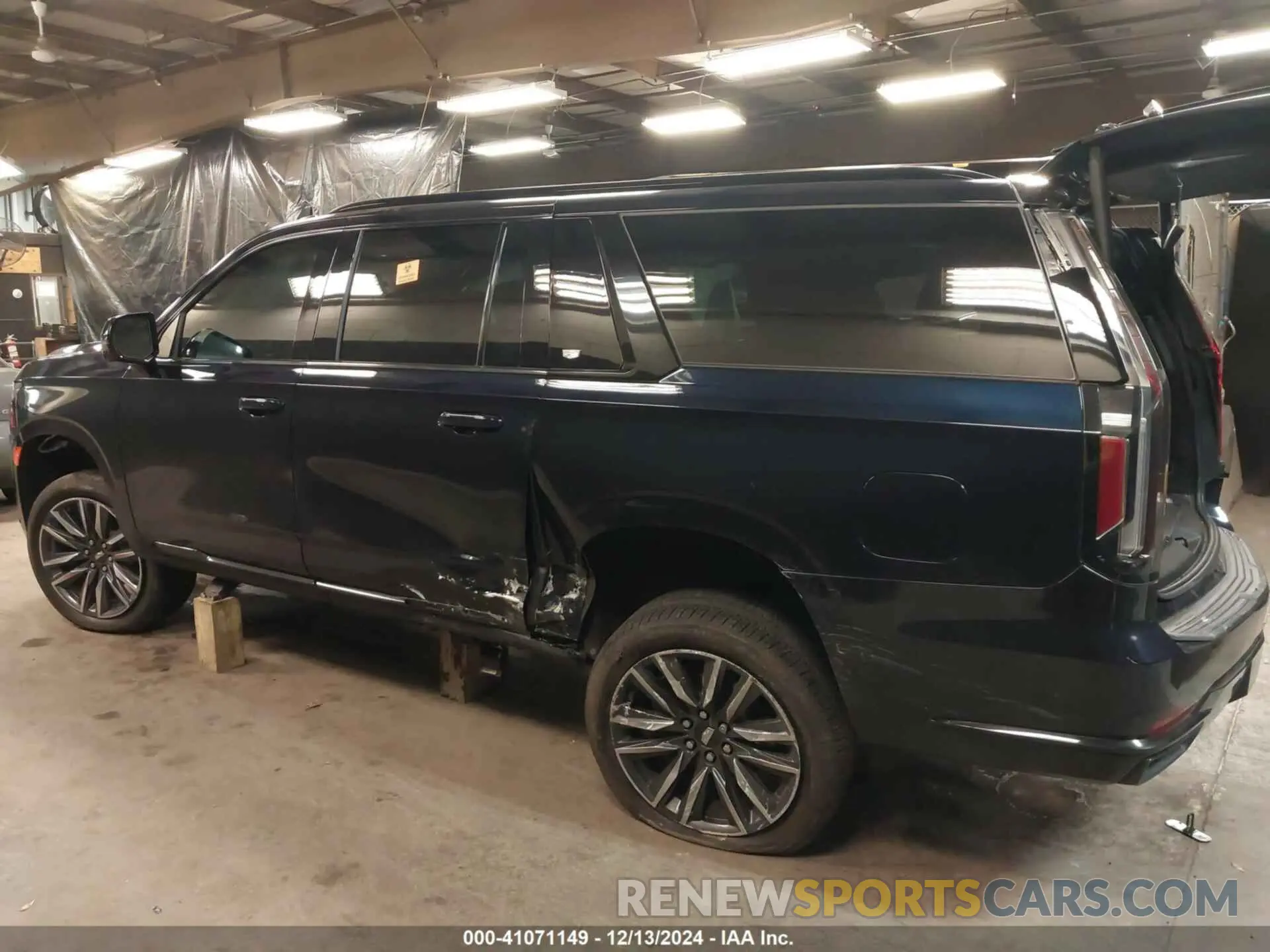 3 Photograph of a damaged car 1GYS4RKL4NR244529 CADILLAC ESCALADE ESV 2022