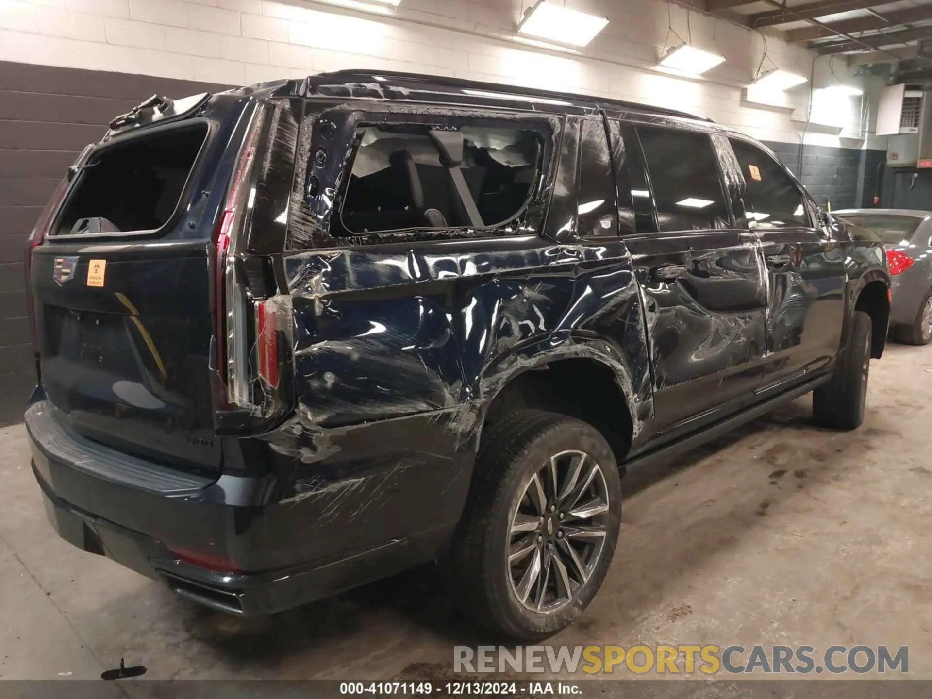 4 Photograph of a damaged car 1GYS4RKL4NR244529 CADILLAC ESCALADE ESV 2022