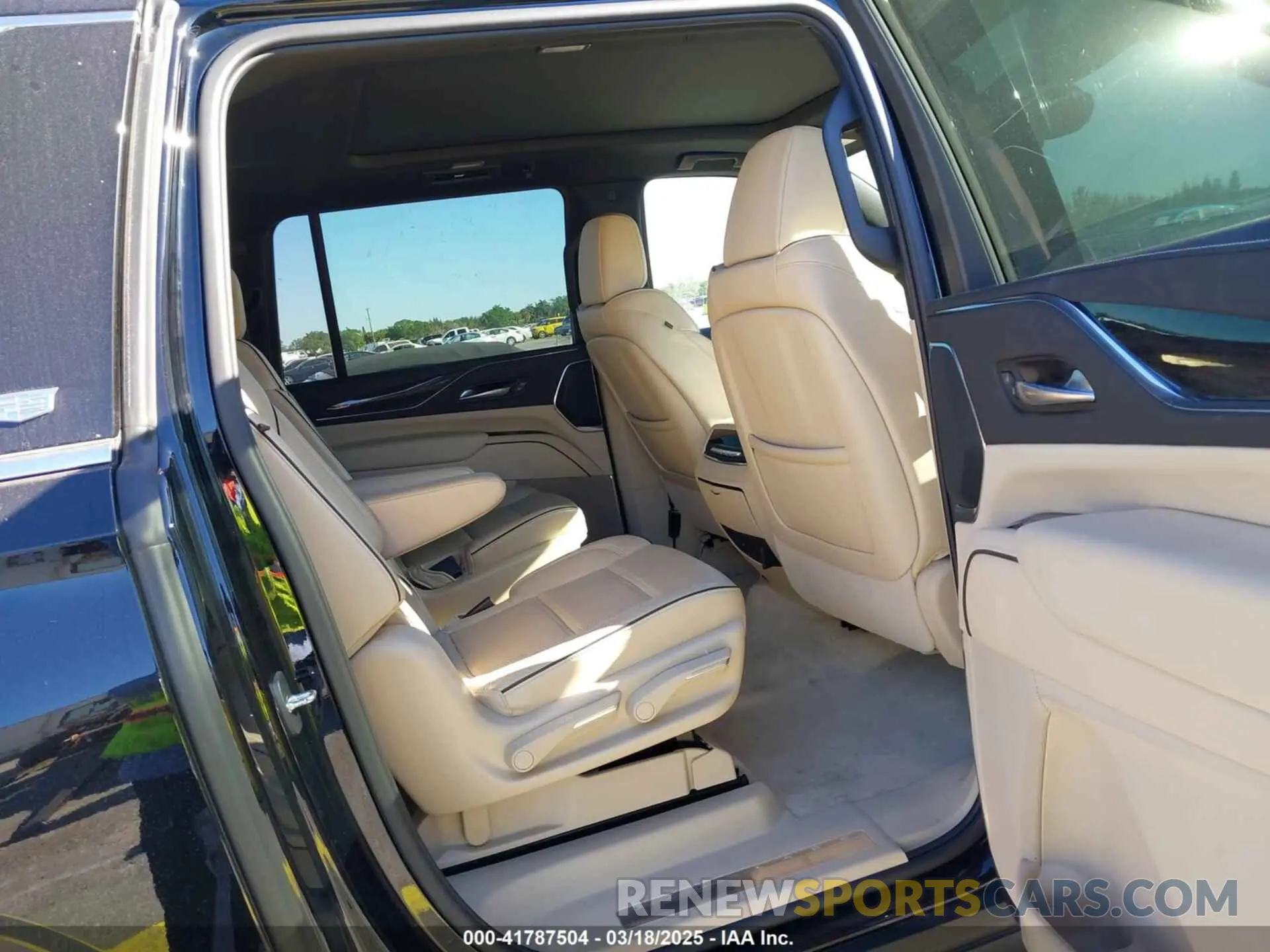 8 Фотография поврежденного автомобиля 1GYS3KKL5PR375398 CADILLAC ESCALADE ESV 2023