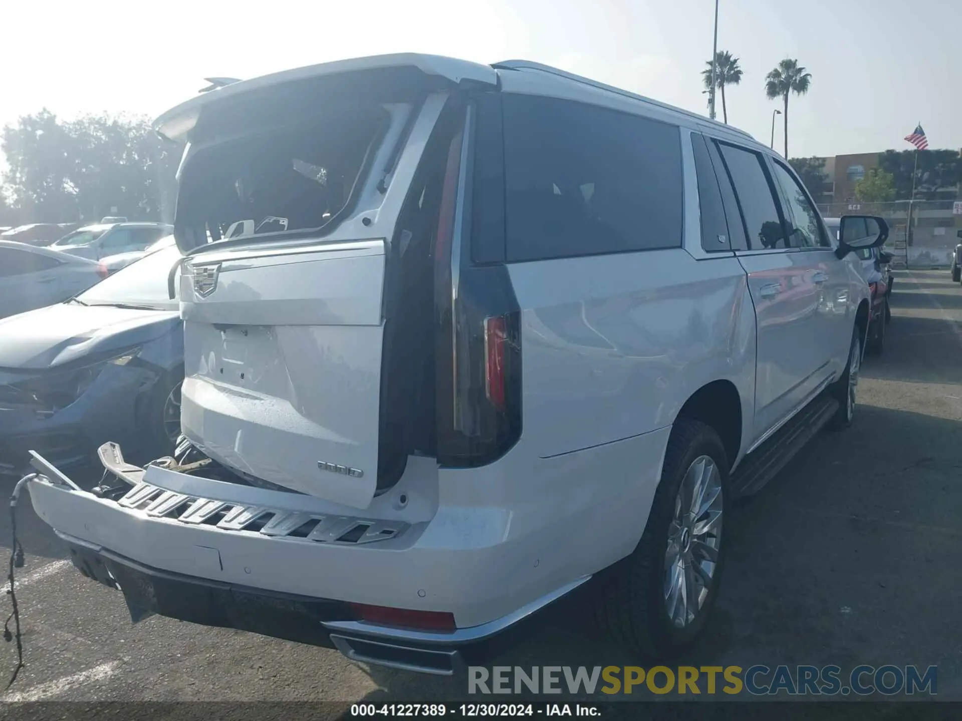 4 Photograph of a damaged car 1GYS4LKT2PR396678 CADILLAC ESCALADE ESV 2023