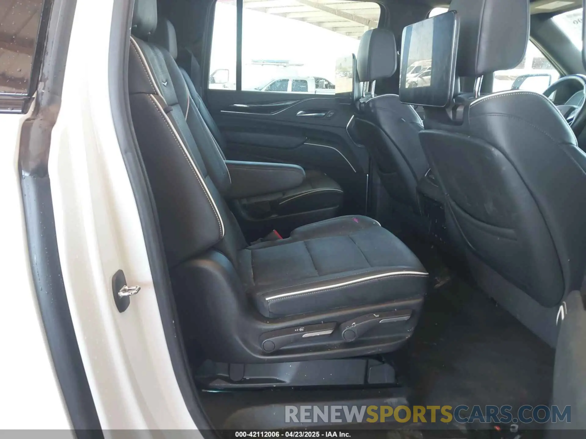 8 Photograph of a damaged car 1GYS4PKL4PR307832 CADILLAC ESCALADE ESV 2023