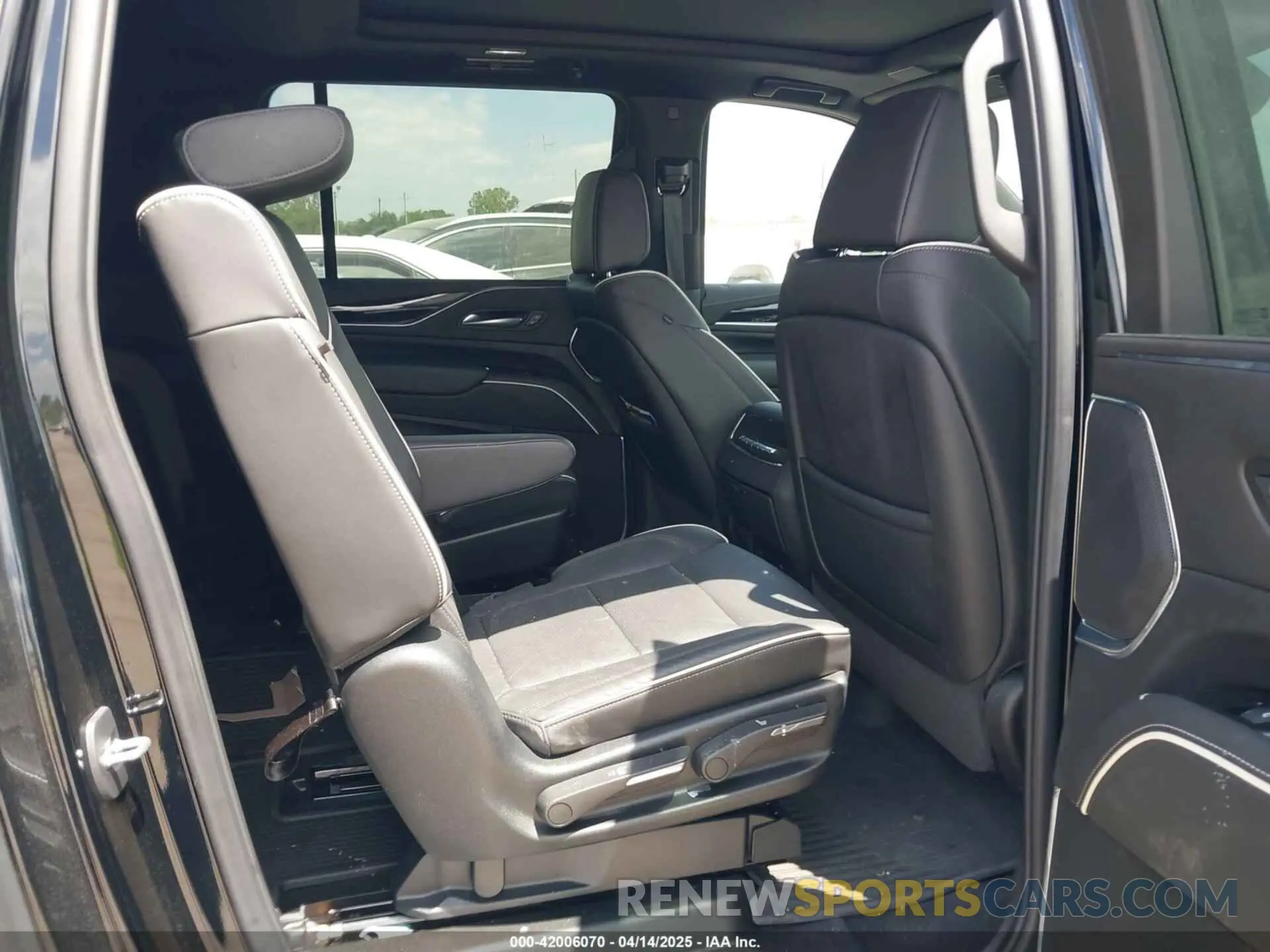 8 Фотография поврежденного автомобиля 1GYS4PKT1PR460135 CADILLAC ESCALADE ESV 2023