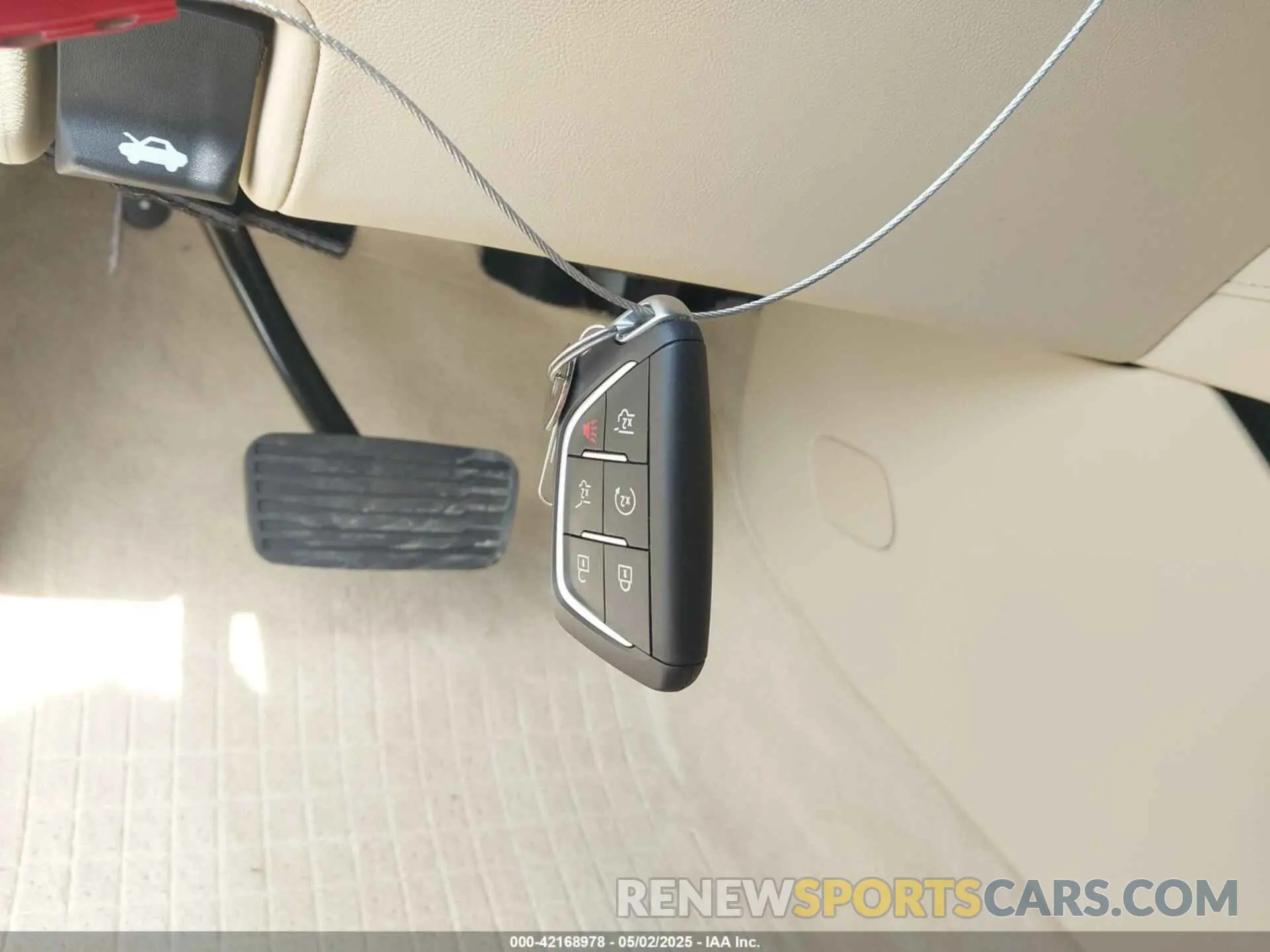 11 Photograph of a damaged car 1GYS4KKL2RR357697 CADILLAC ESCALADE ESV 2024