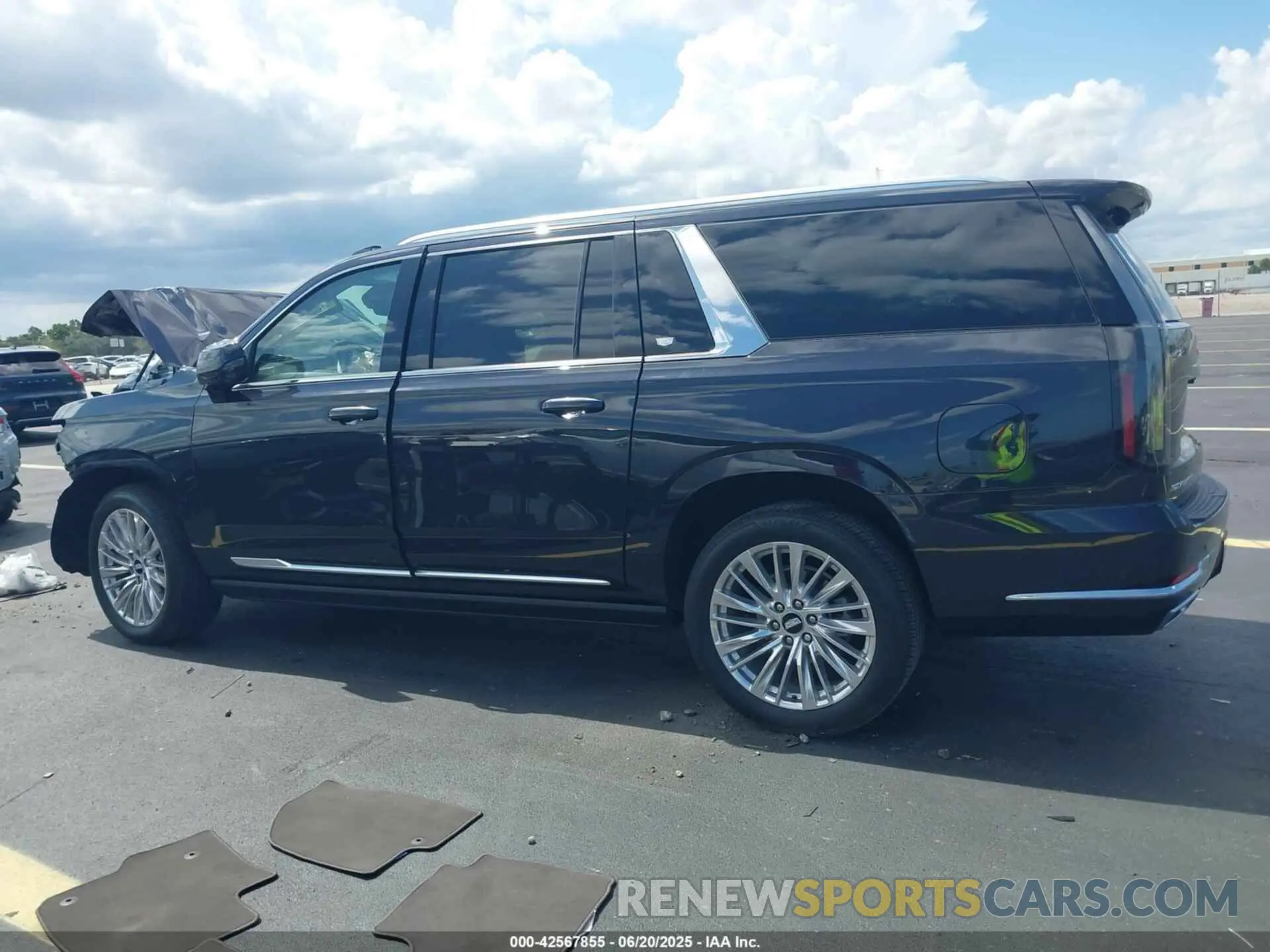 13 Photograph of a damaged car 1GYS8LRL6SR192601 CADILLAC ESCALADE ESV 2025