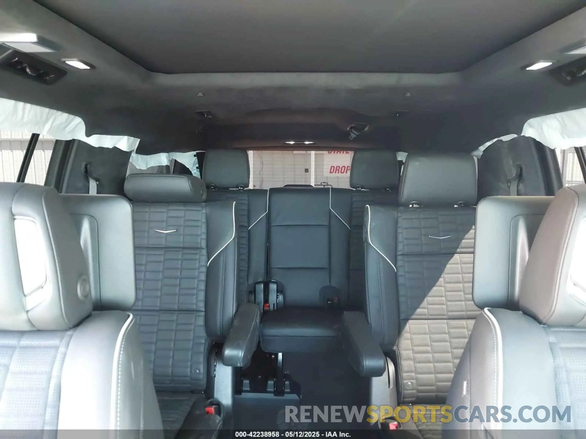 8 Фотография поврежденного автомобиля 1GYS8RRL3SR105112 CADILLAC ESCALADE ESV 2025