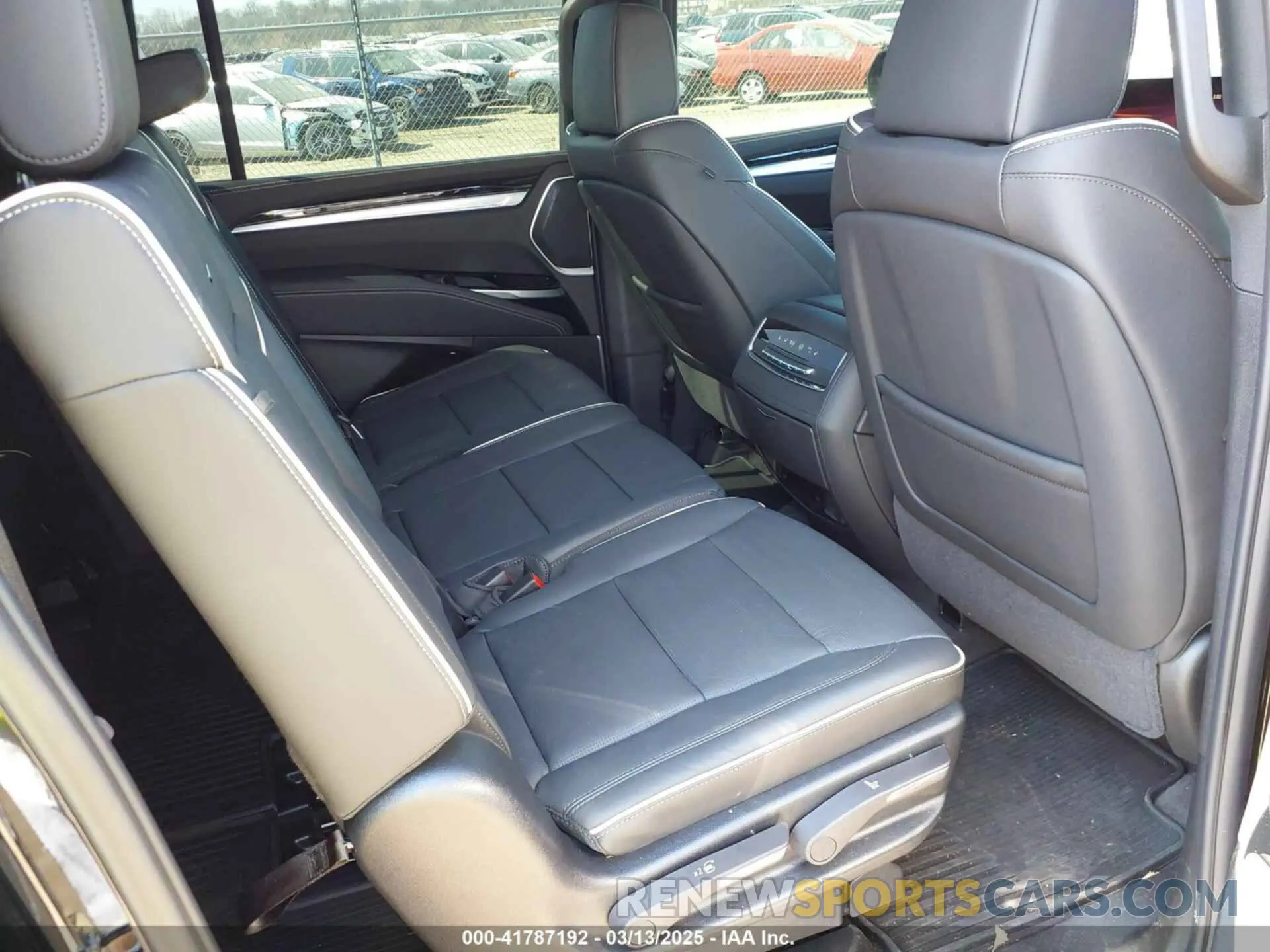 8 Фотография поврежденного автомобиля 1GYS9NRL7SR164542 CADILLAC ESCALADE ESV 2025