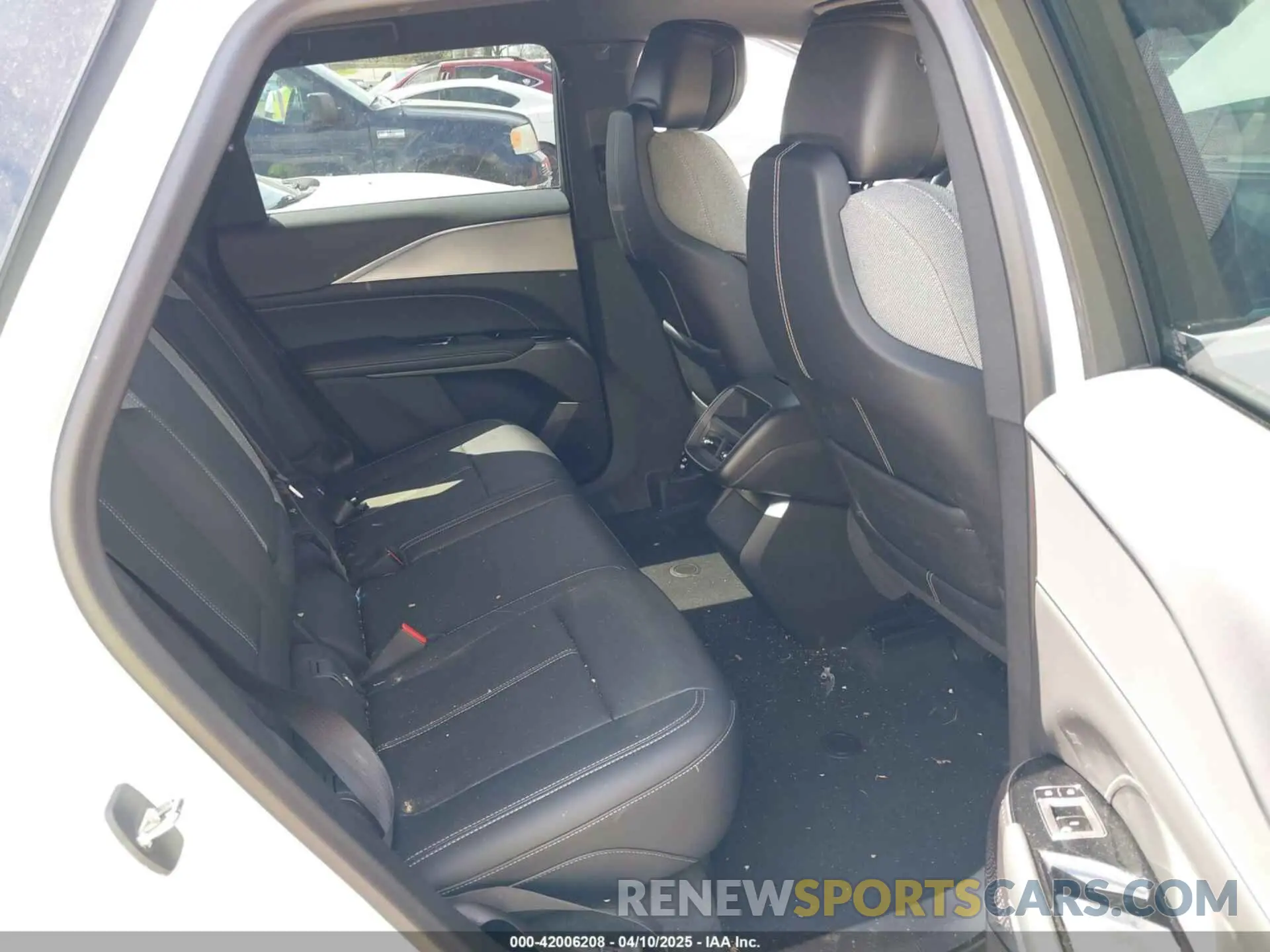 8 Фотография поврежденного автомобиля 1GYKPMRK9RZ103470 CADILLAC LYRIQ 2024
