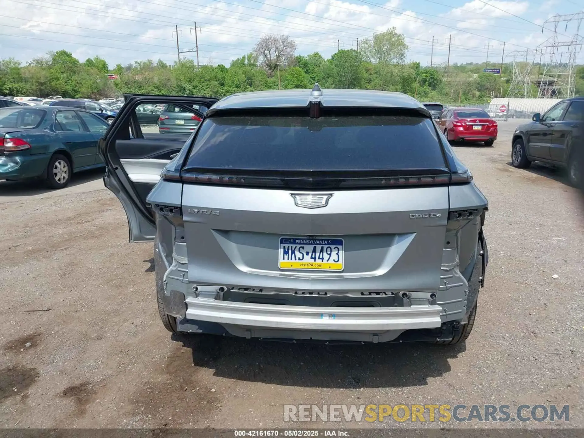 17 Photograph of a damaged car 1GYKPRRL8RZ128706 CADILLAC LYRIQ 2024