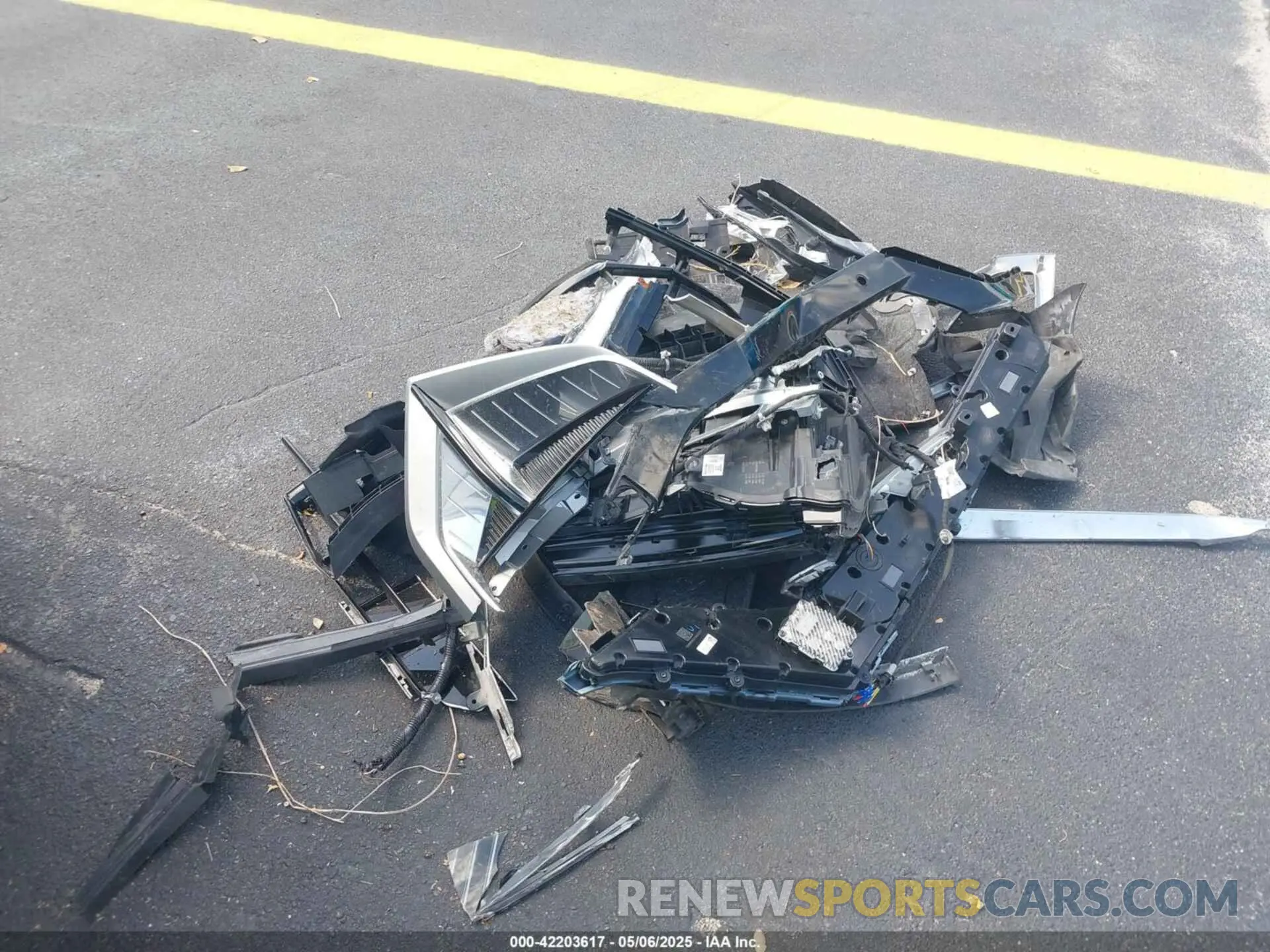 12 Photograph of a damaged car 1GYKPNRK2SZ301528 CADILLAC LYRIQ 2025