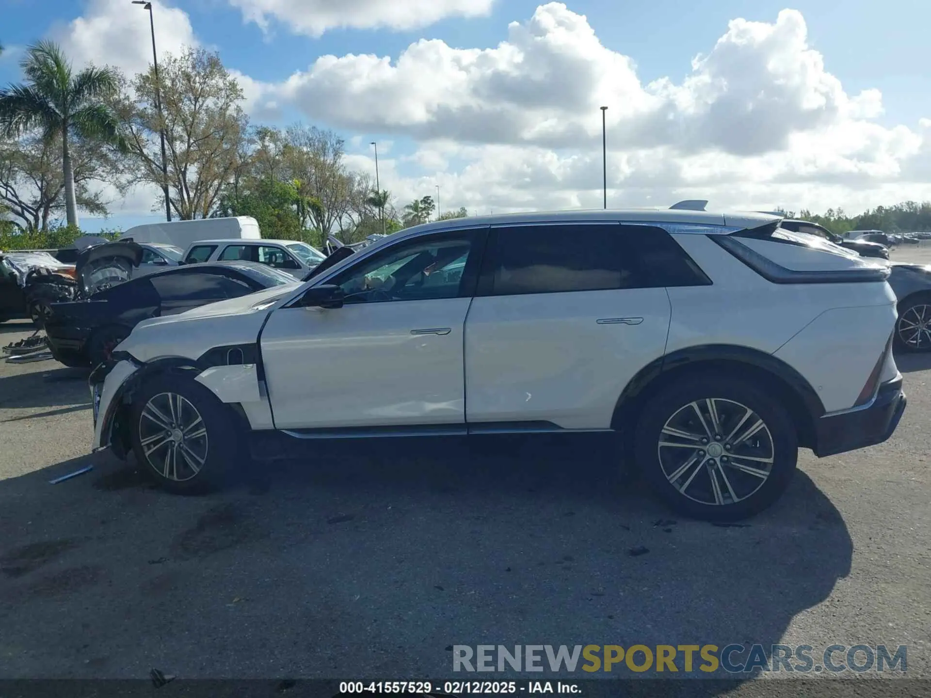 14 Photograph of a damaged car 1GYKPNRL8SZ303485 CADILLAC LYRIQ 2025