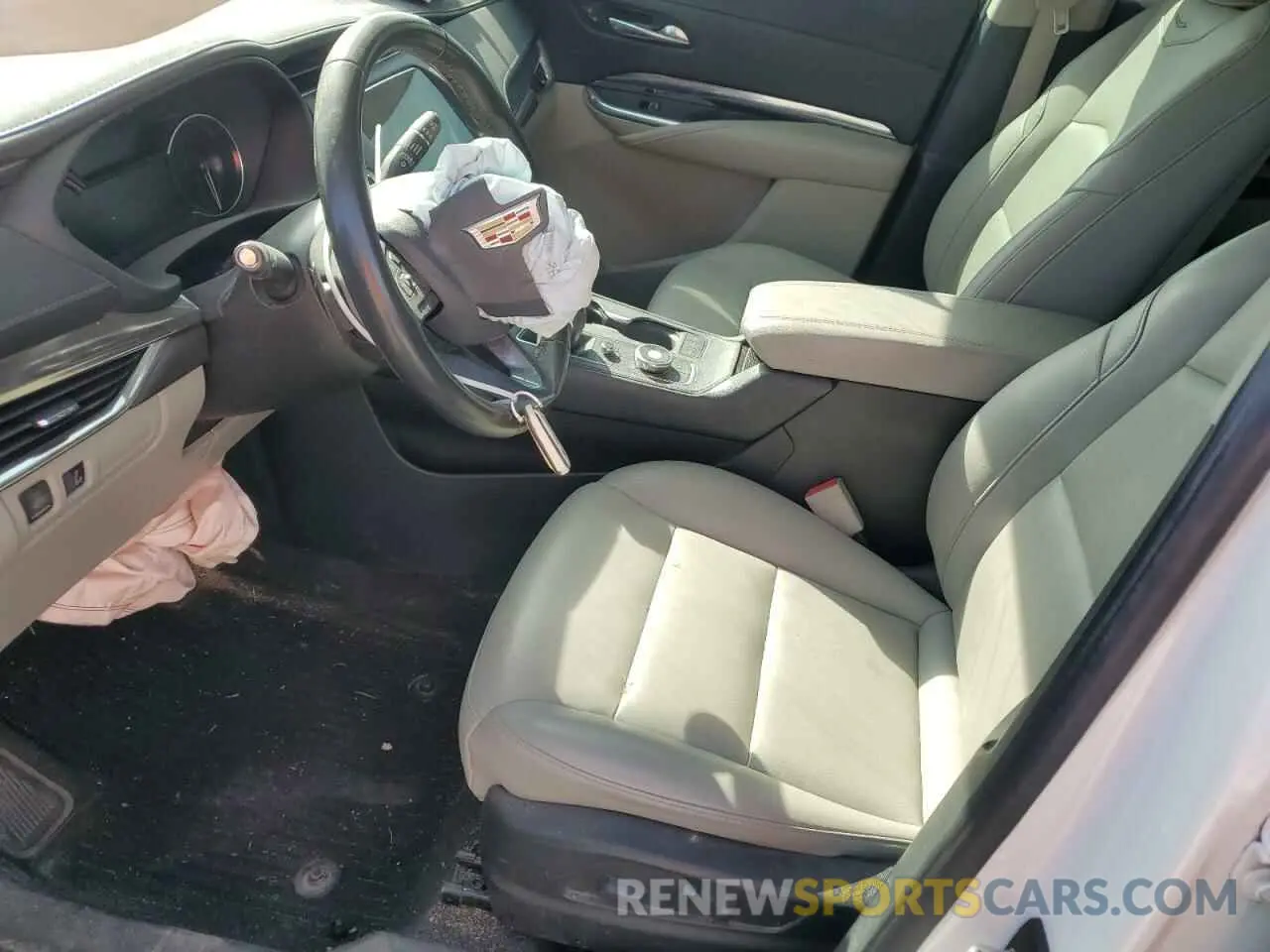 7 Photograph of a damaged car 1GYAZAR44KF143890 CADILLAC XT4 2019