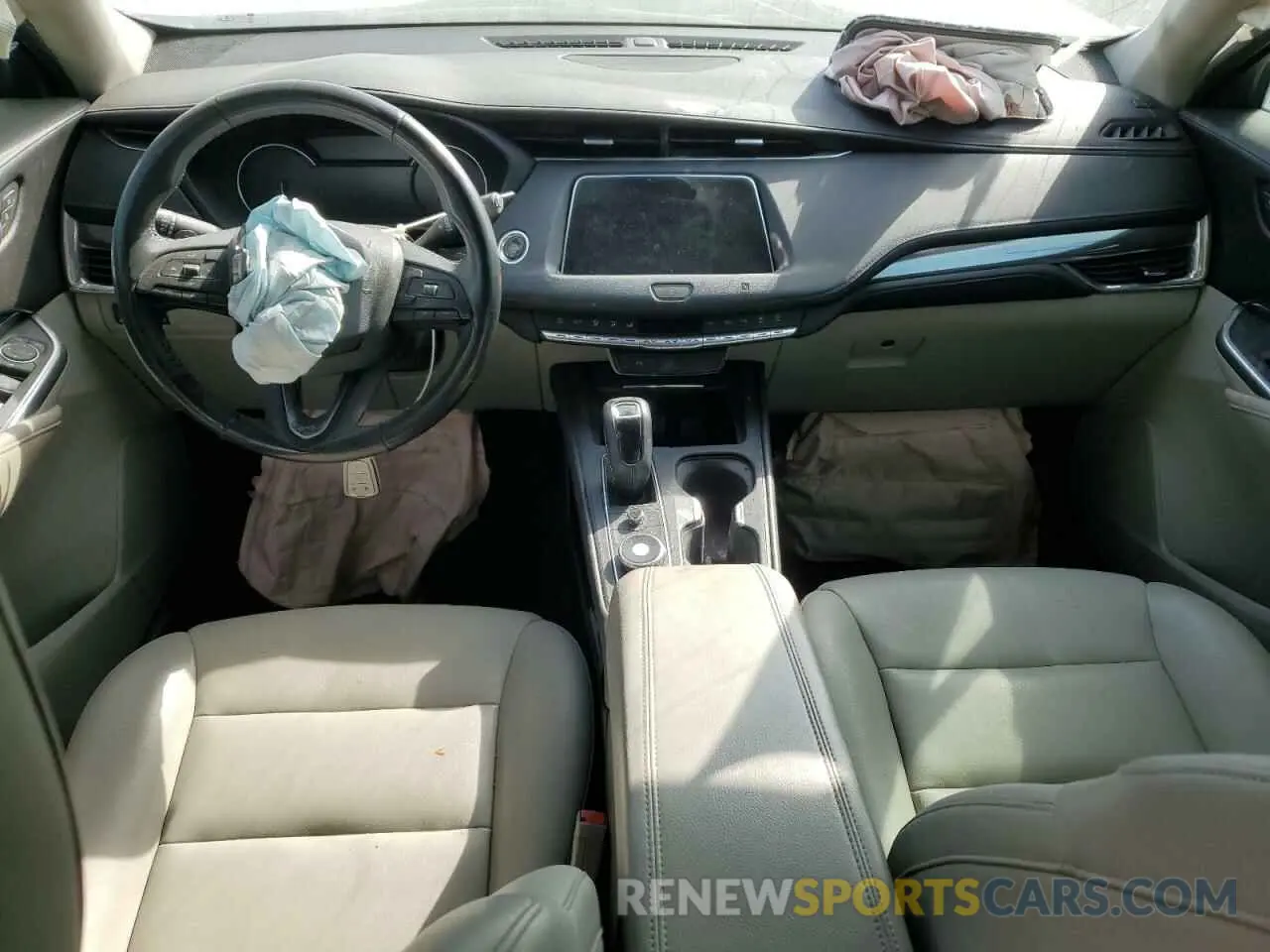 8 Photograph of a damaged car 1GYAZAR44KF143890 CADILLAC XT4 2019