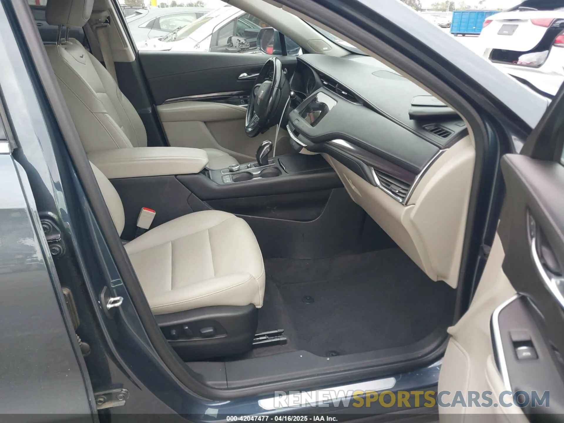 5 Photograph of a damaged car 1GYFZBR41KF160352 CADILLAC XT4 2019