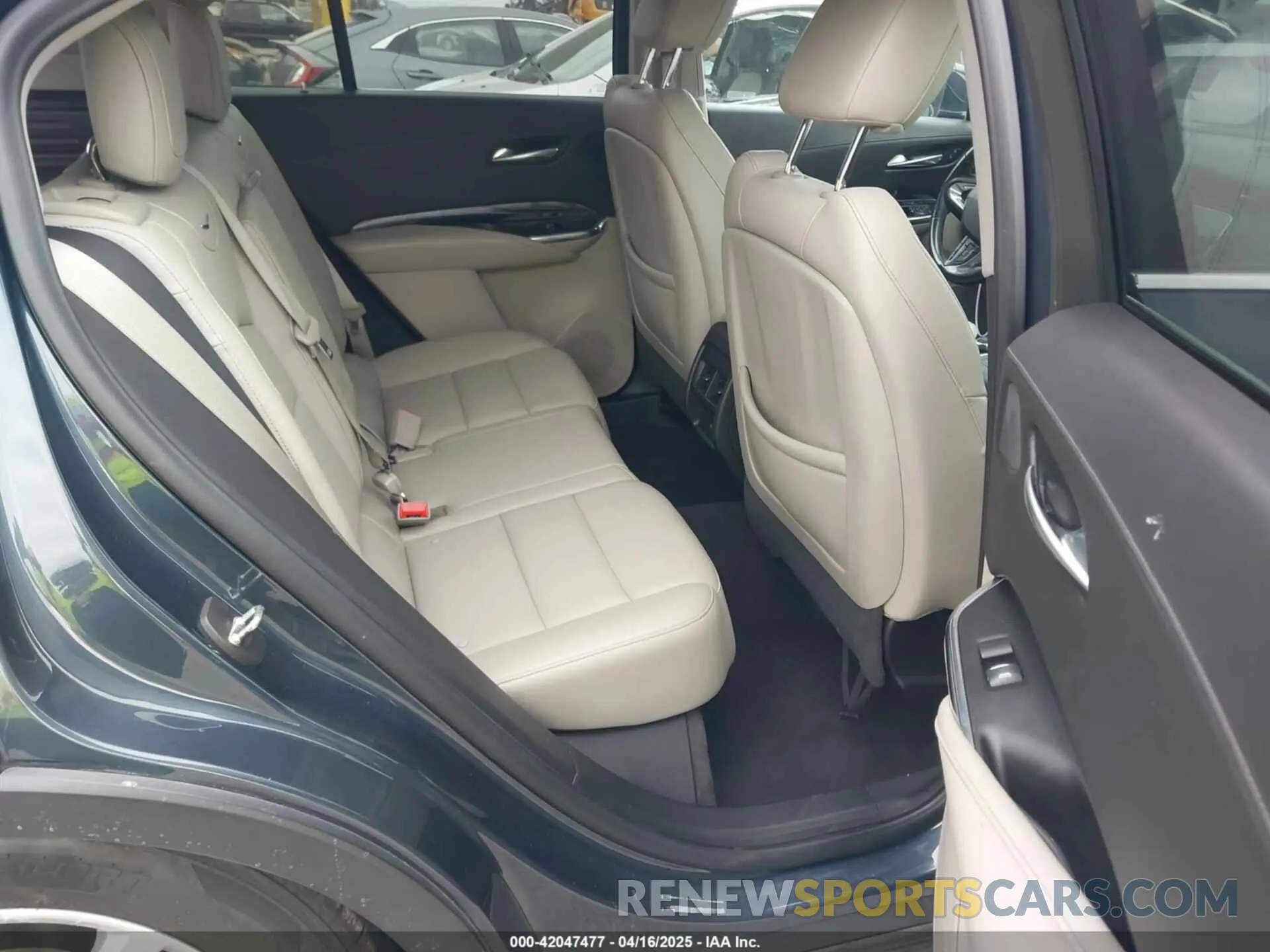 8 Photograph of a damaged car 1GYFZBR41KF160352 CADILLAC XT4 2019