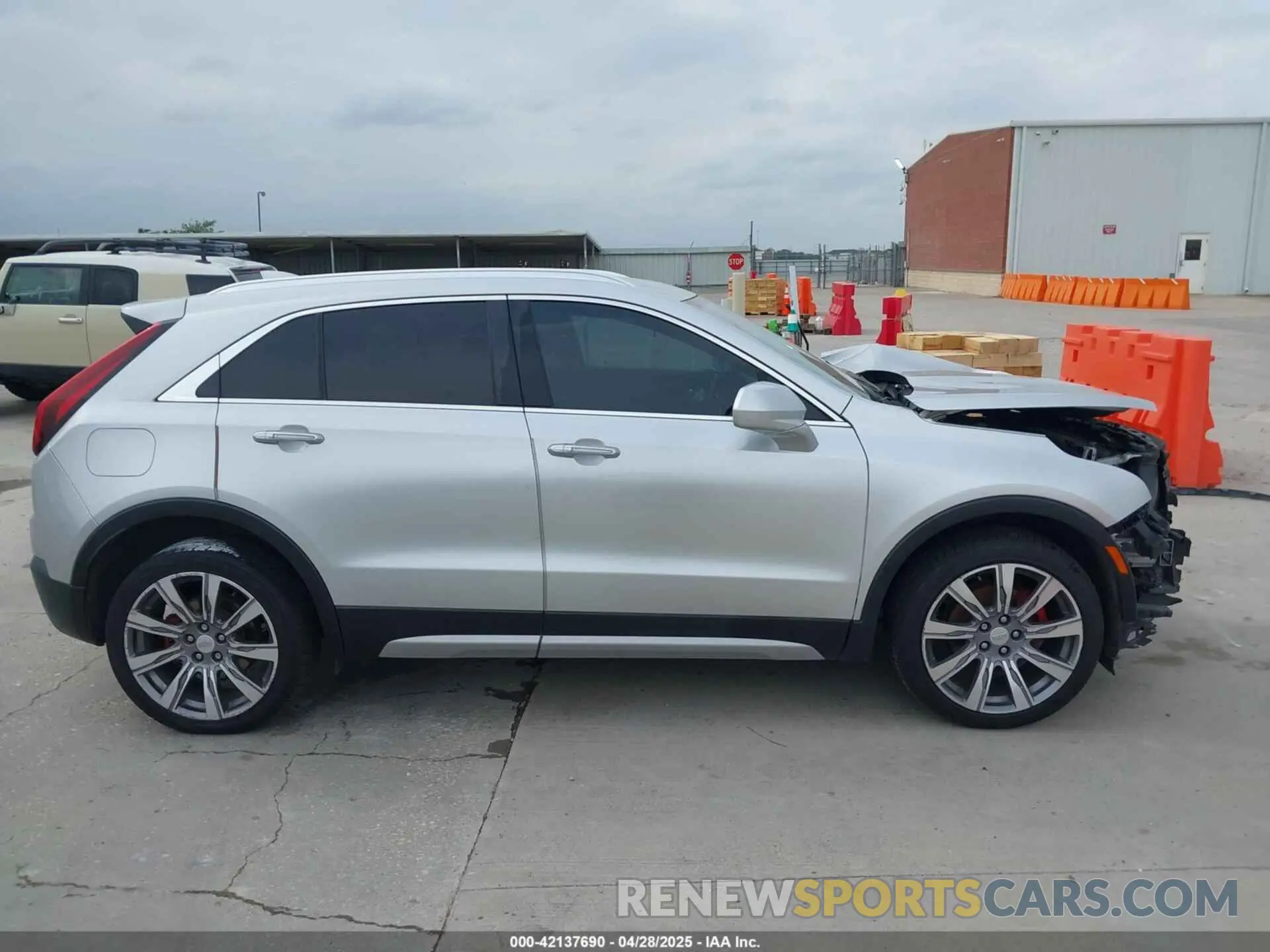 14 Фотография поврежденного автомобиля 1GYFZCR42KF189610 CADILLAC XT4 2019