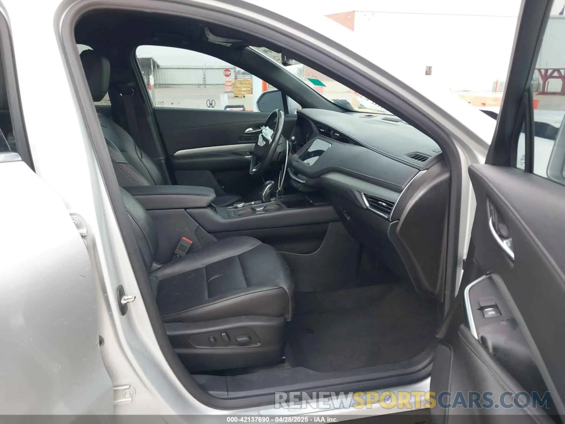 5 Фотография поврежденного автомобиля 1GYFZCR42KF189610 CADILLAC XT4 2019