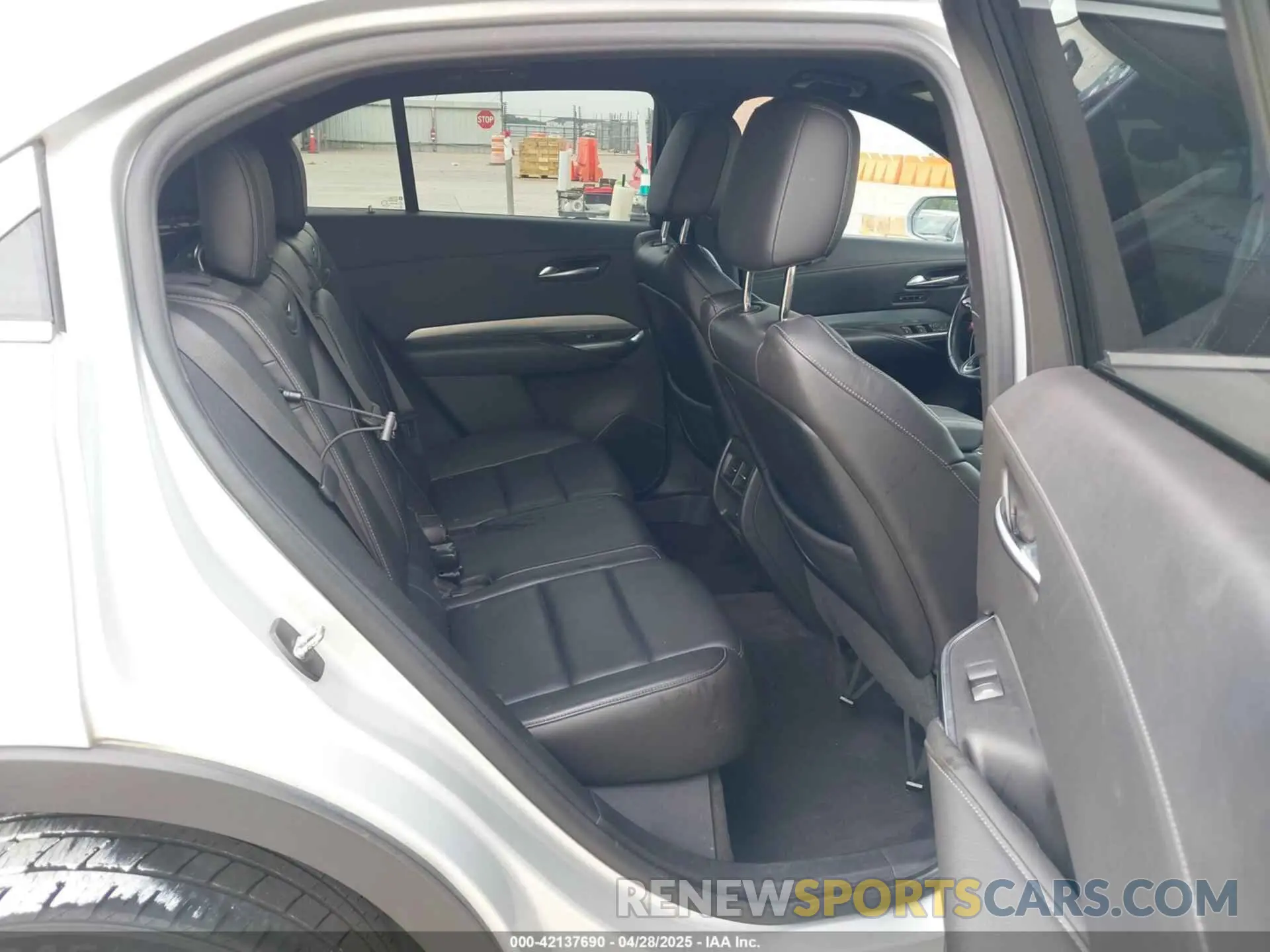 8 Фотография поврежденного автомобиля 1GYFZCR42KF189610 CADILLAC XT4 2019